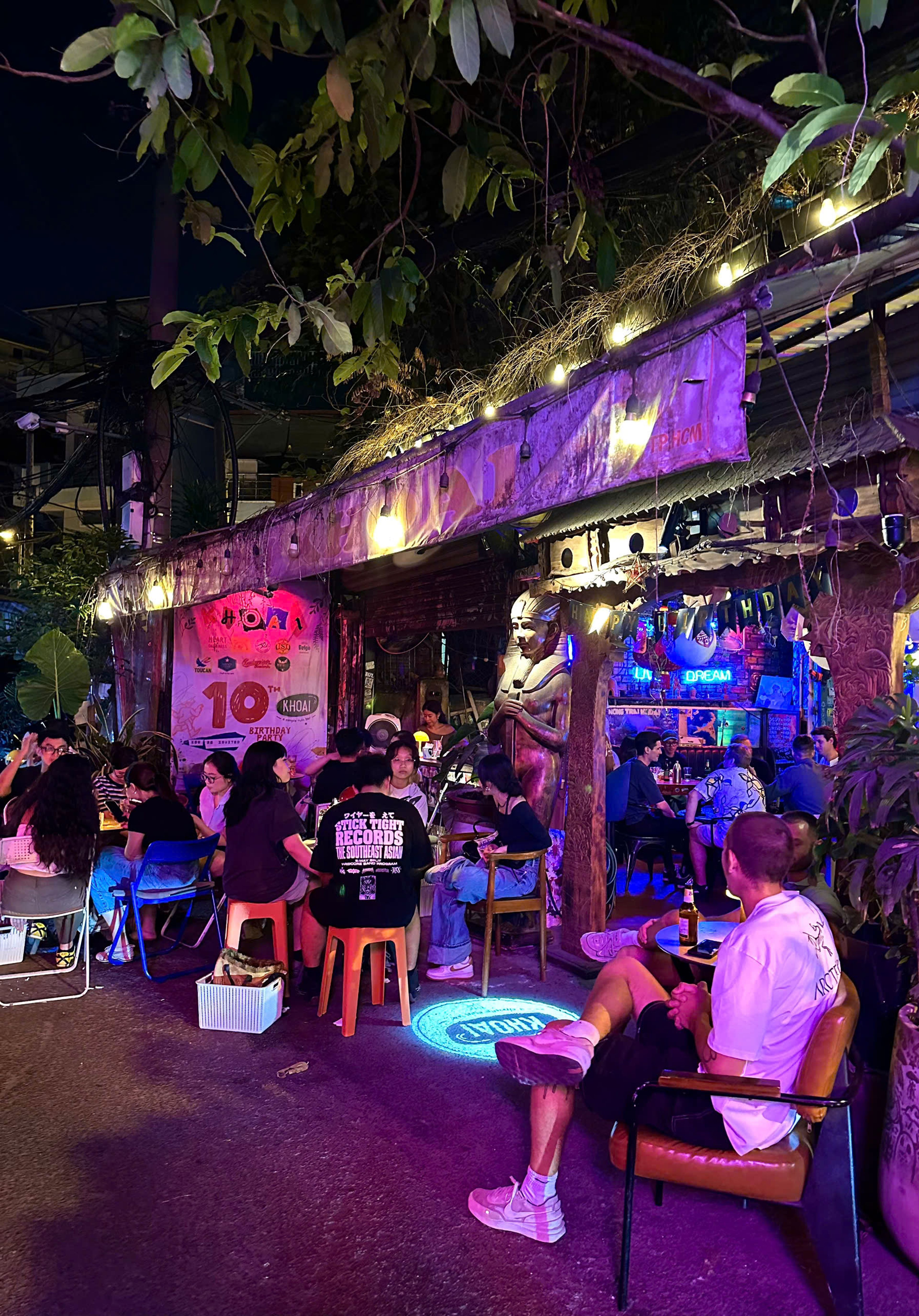 nightlife saigon cool bar pvc hcmc