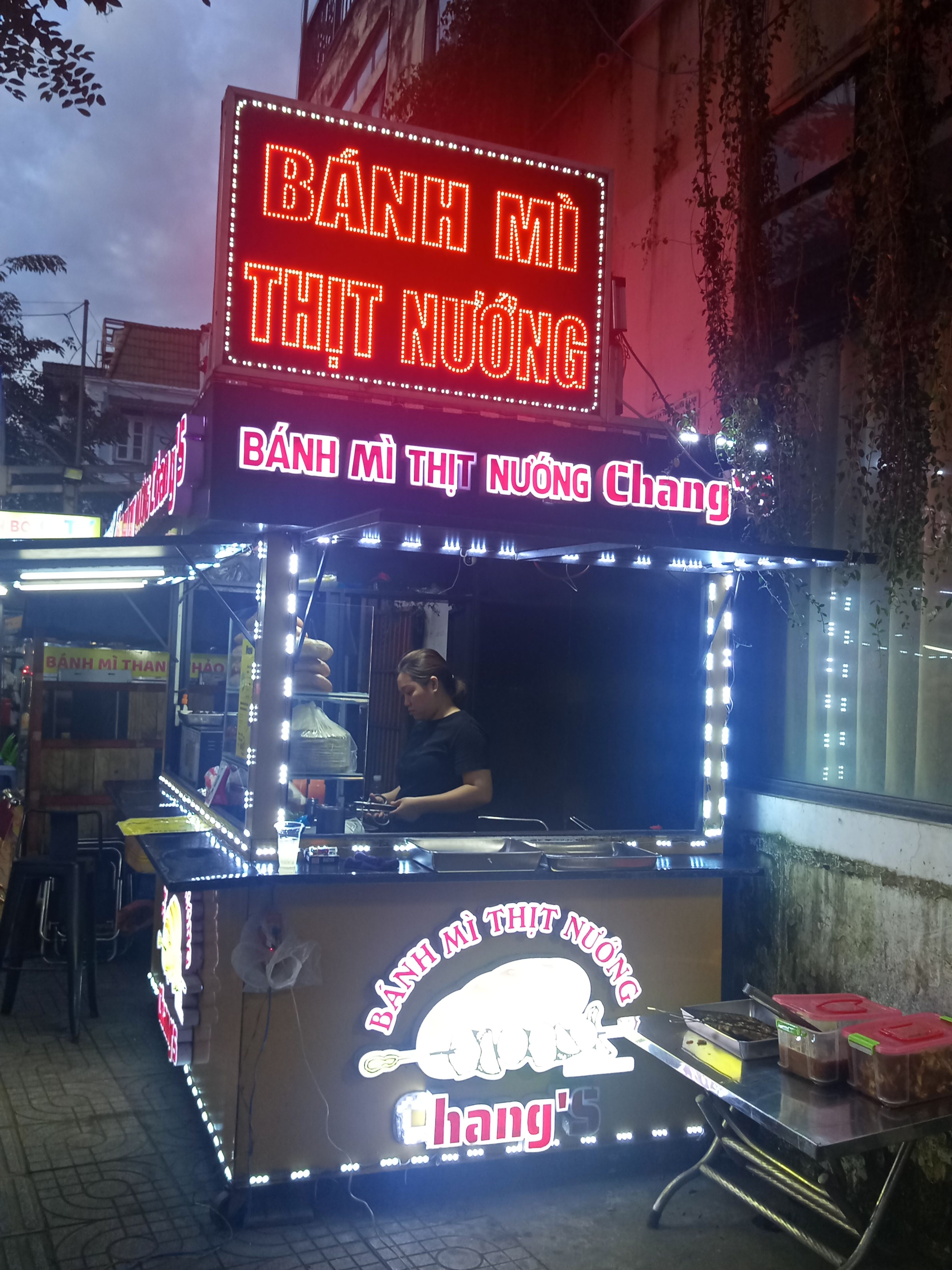 banh mi landmark 81 saigon