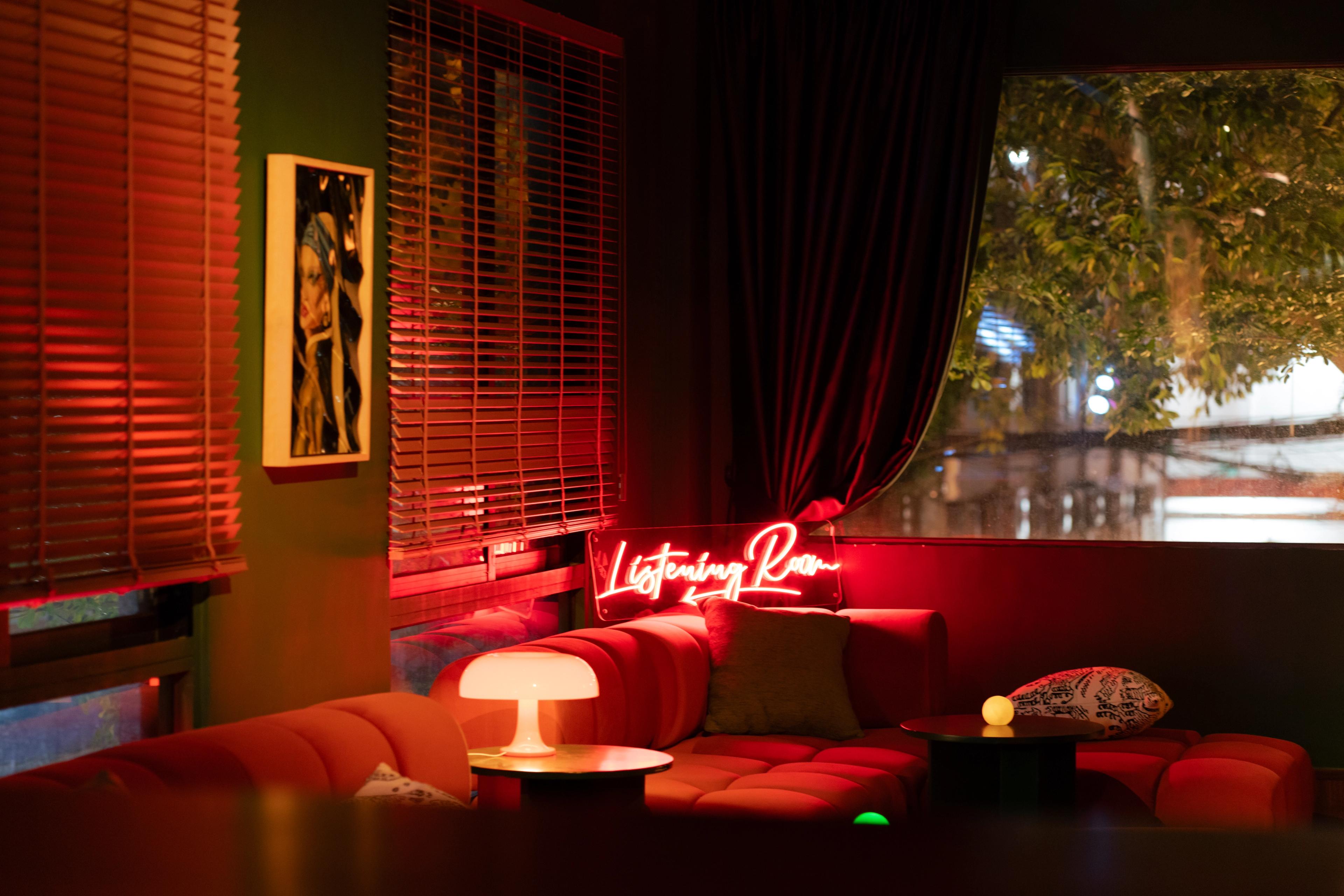 La Scène Listening Room