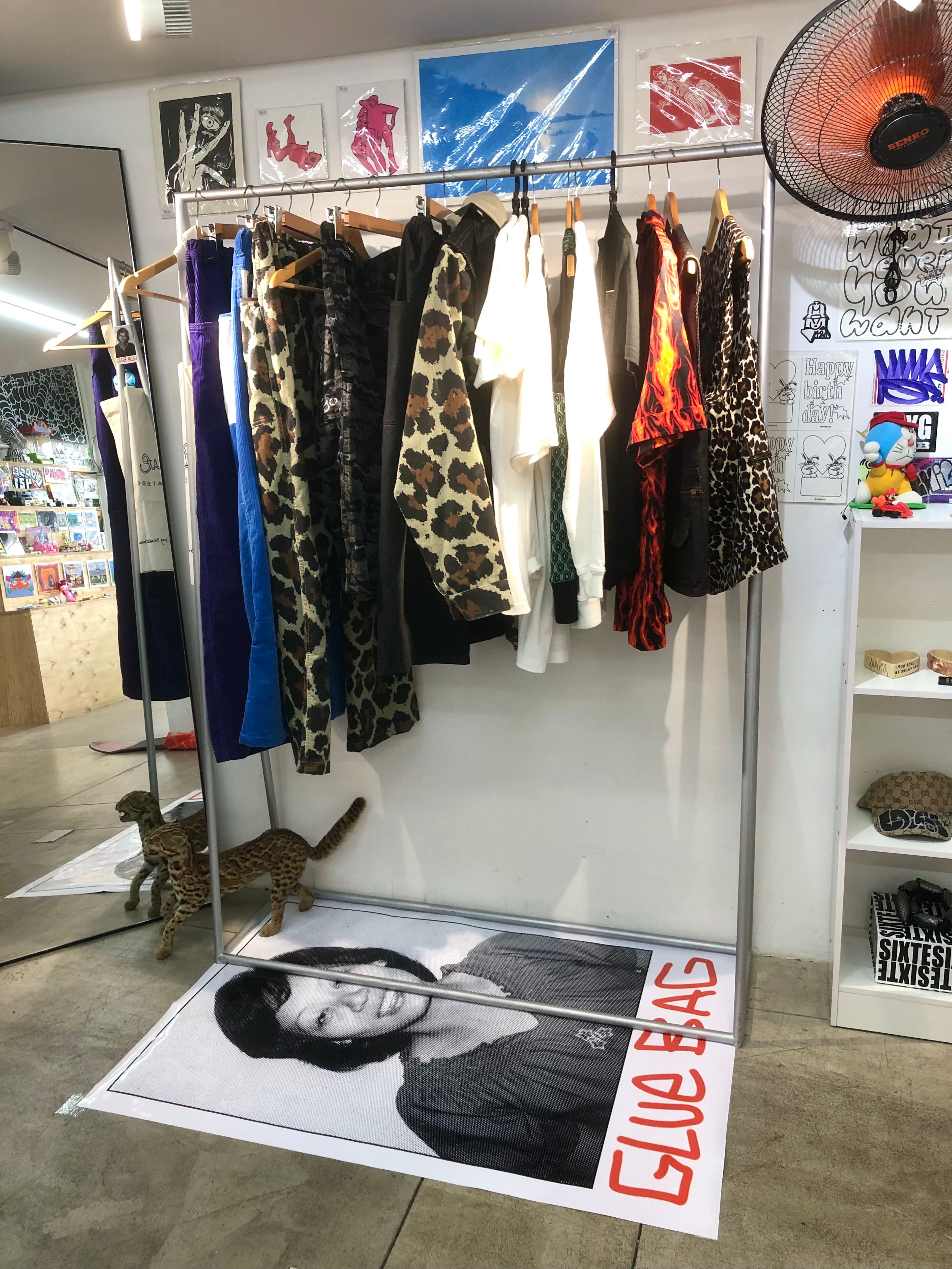 glue bag clothes sector
