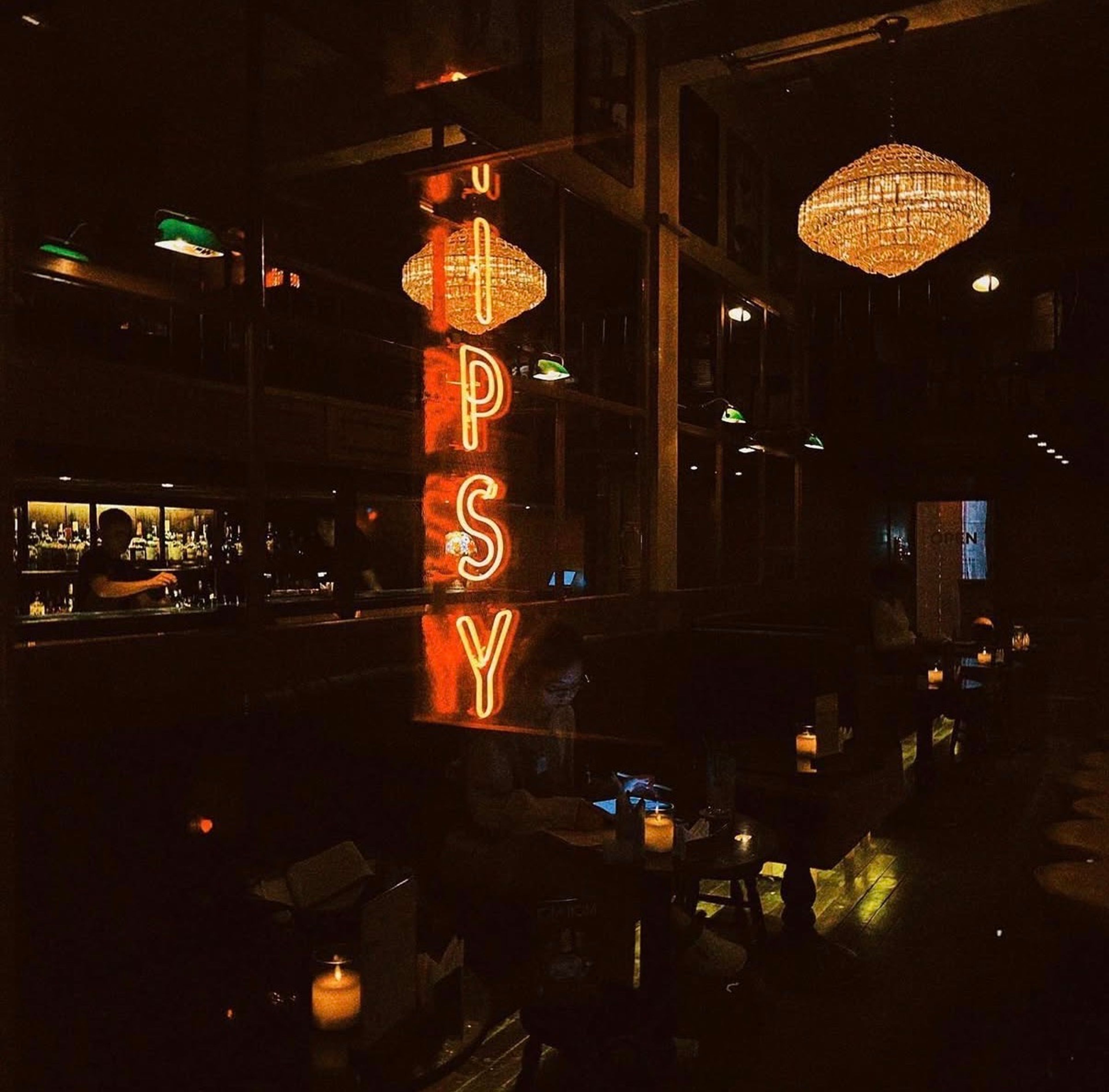 bar drinks nightlife