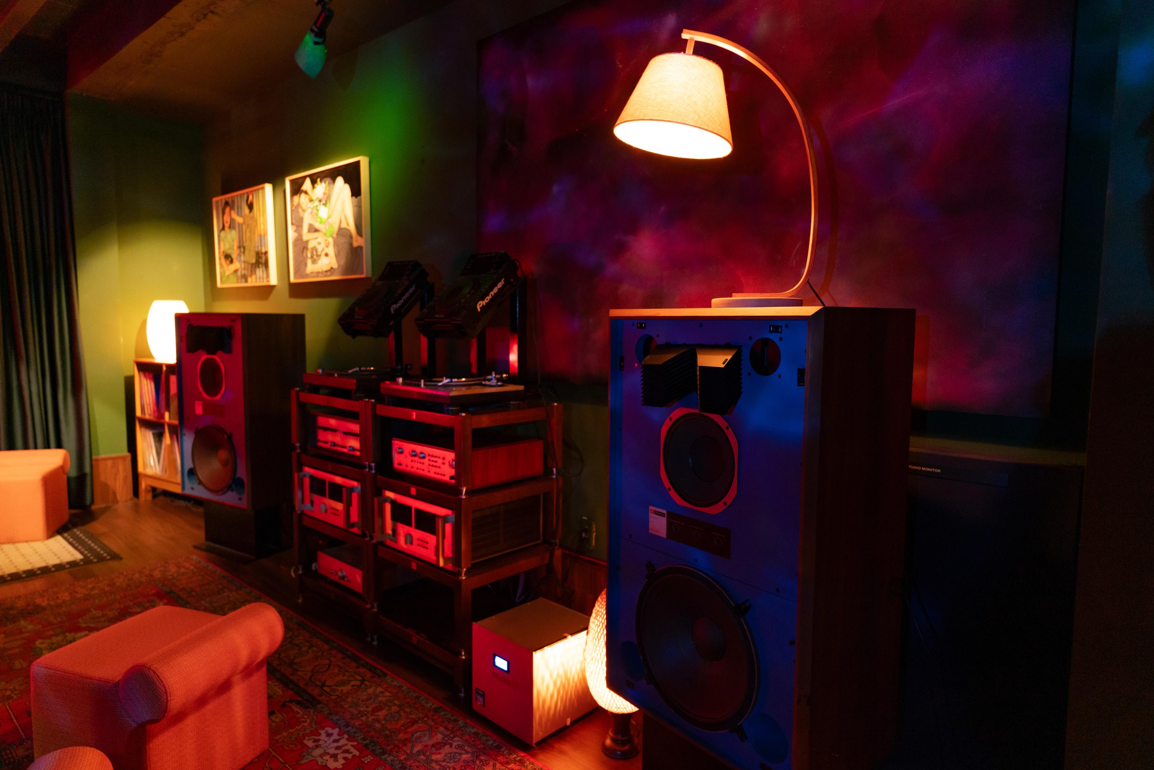 La Scène Listening Room 