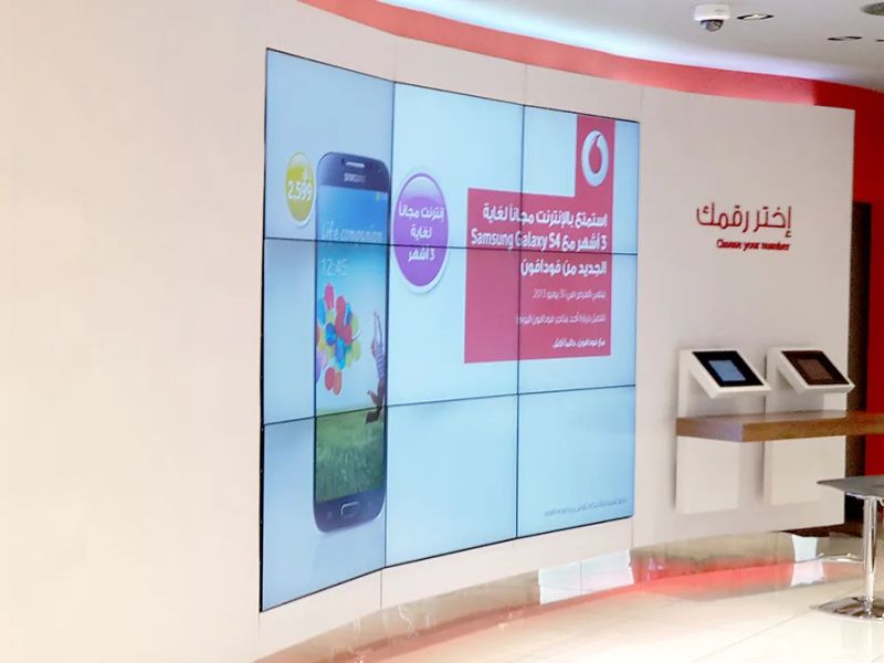 Vodafone Qatar digital signage branches