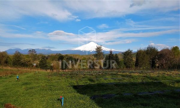 Imagen de Parcela y bodega con espectacular vista al Volcán Villarrica