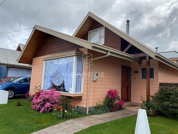 Imagen de Casa con cabaña en tranquilo sector de Valdivia.