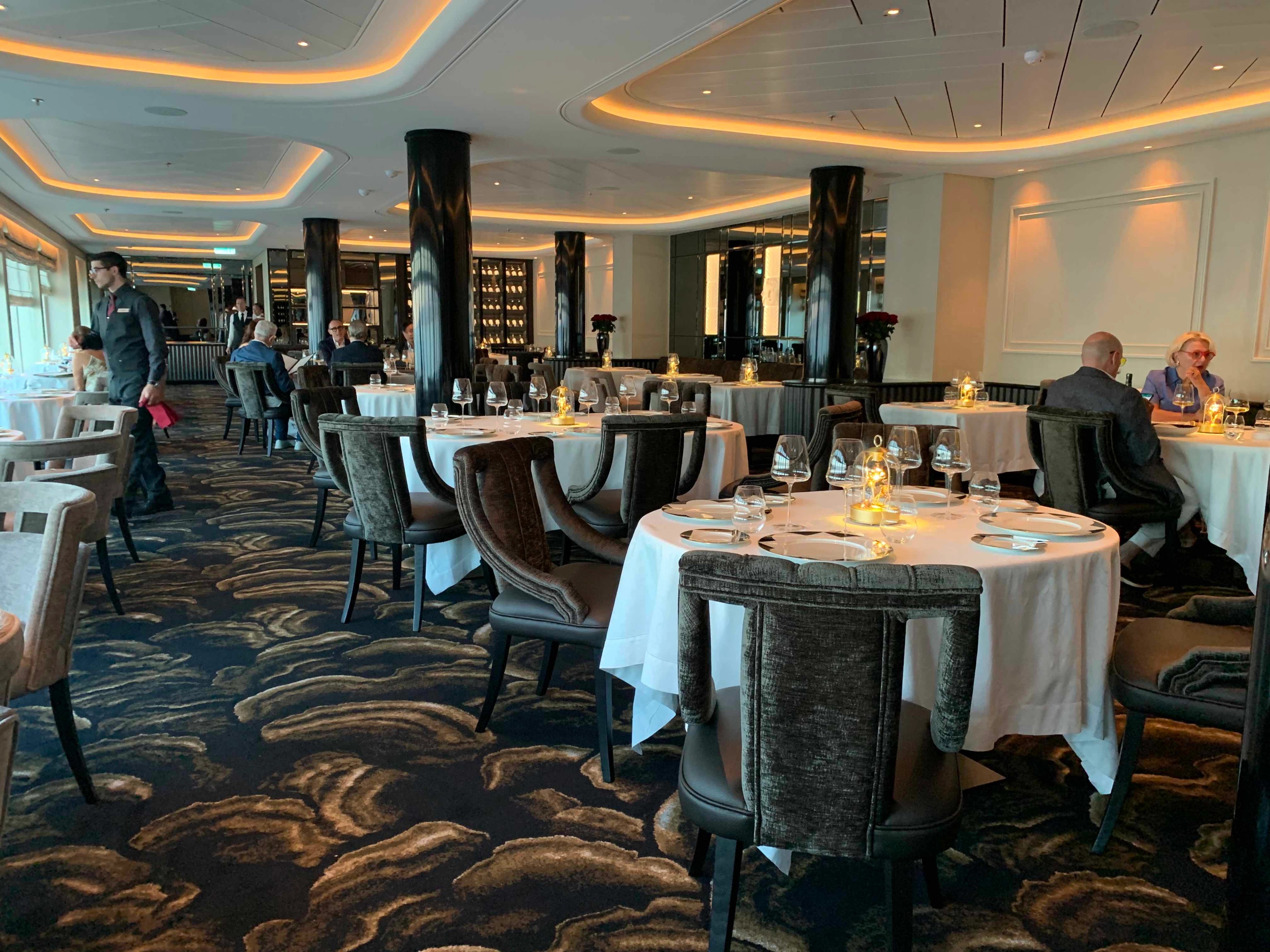 La Dame, Silversea's classical French restaurant. Photo by Teijo Niemela for Silversea.
