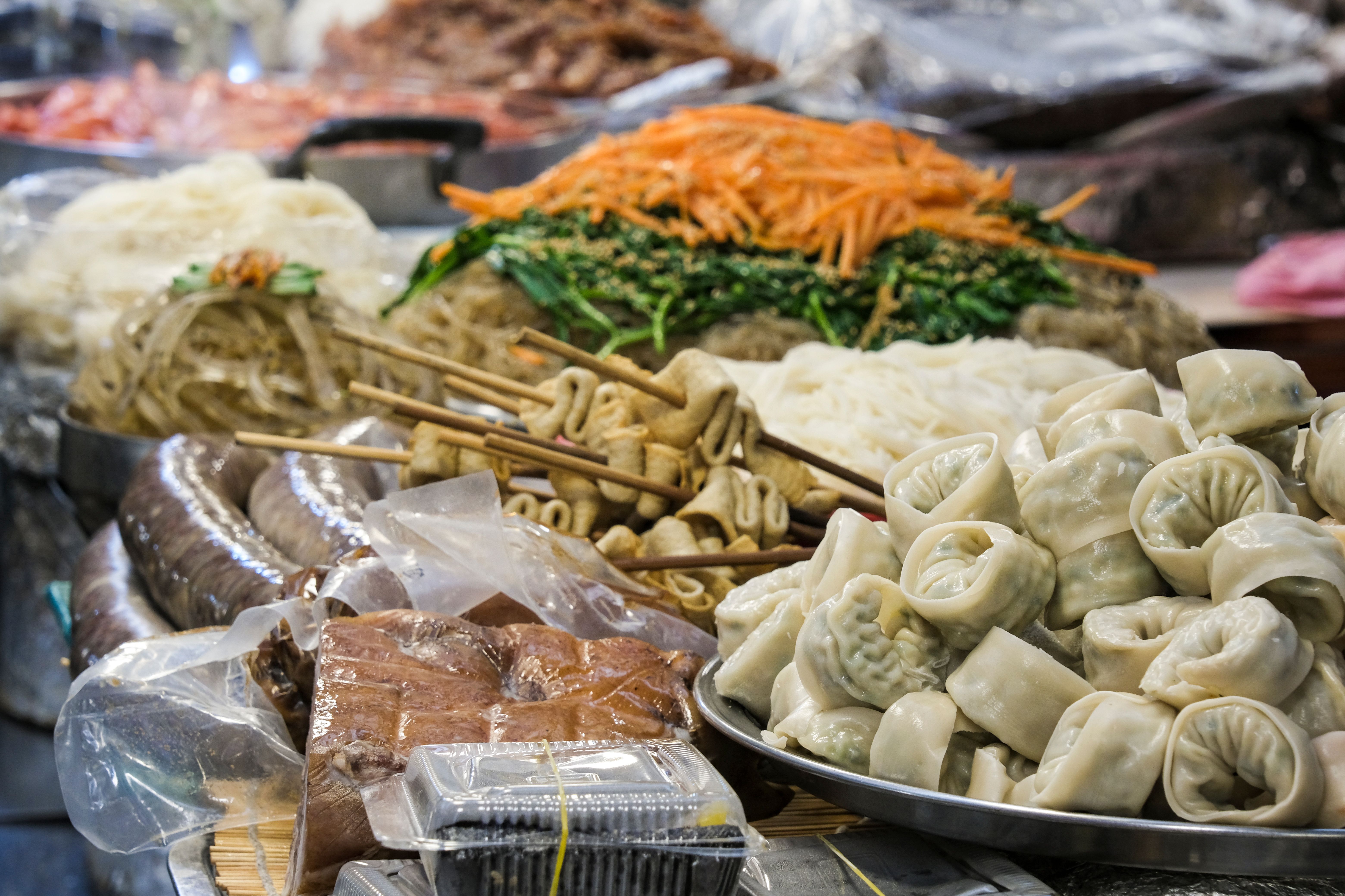 In Writing about Korean Food, Su Scott Also Created Guides to Navigating a New Life