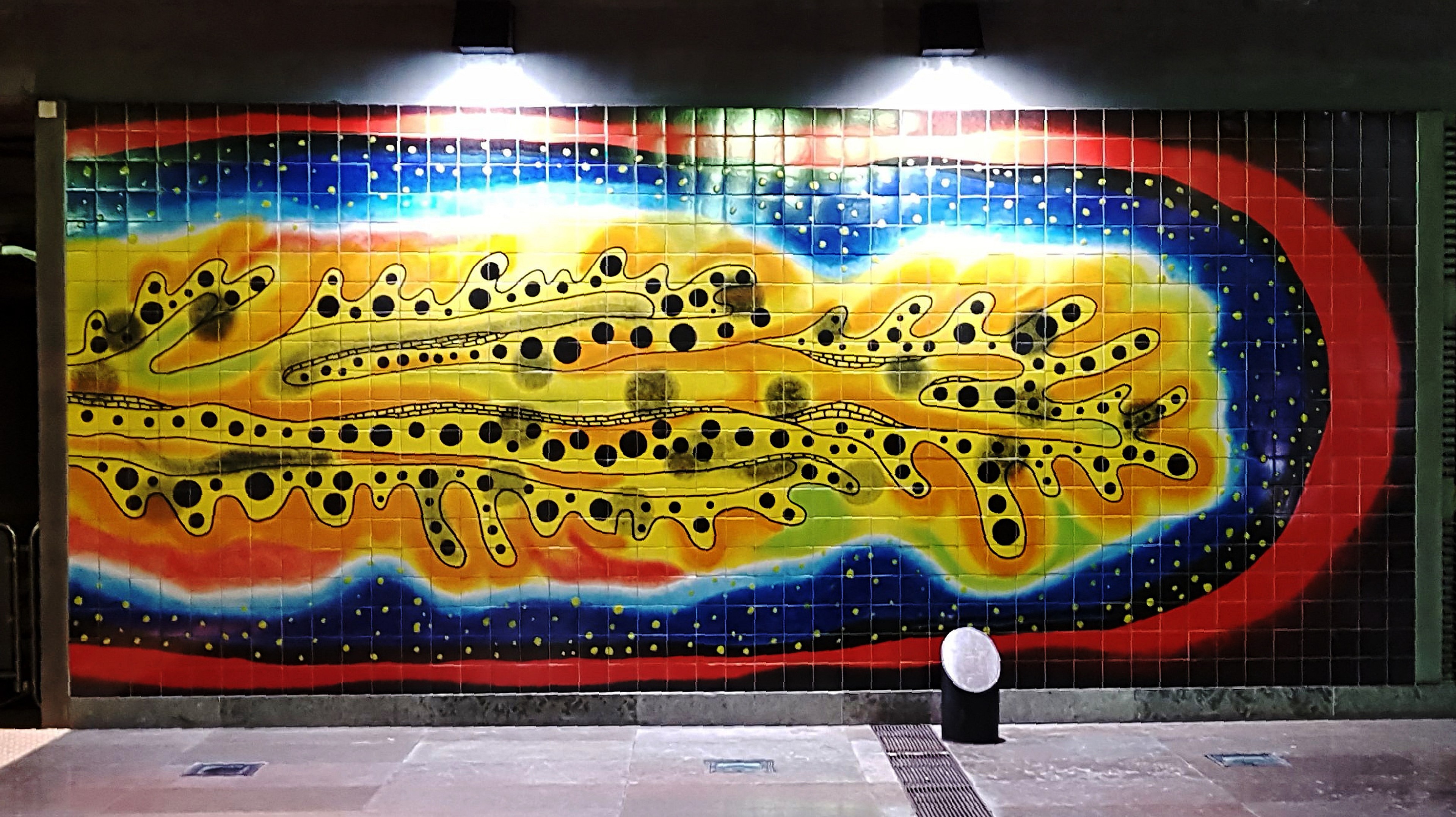 A modern take on tilework inside Lisbon's Oriente train station./Wikimedia Commons/Jens Cederskjold