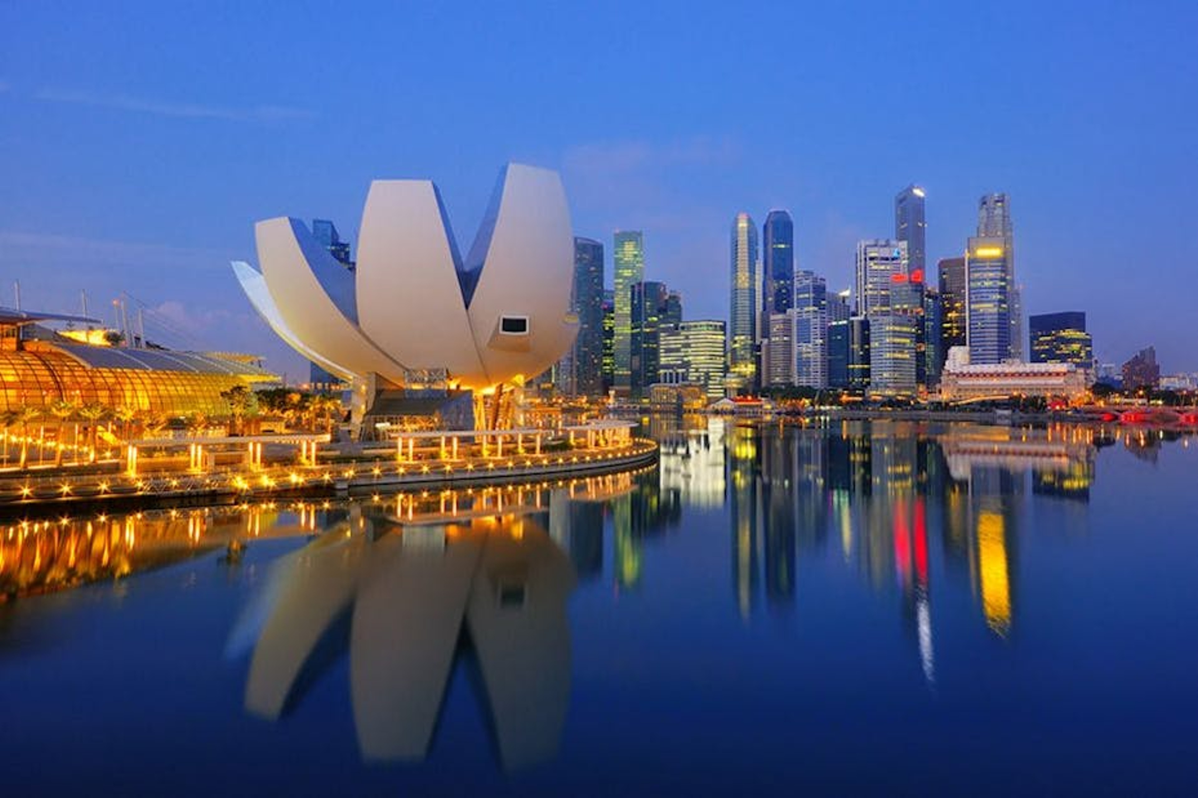 Singapore never fails to dazzle./Shutterstock
