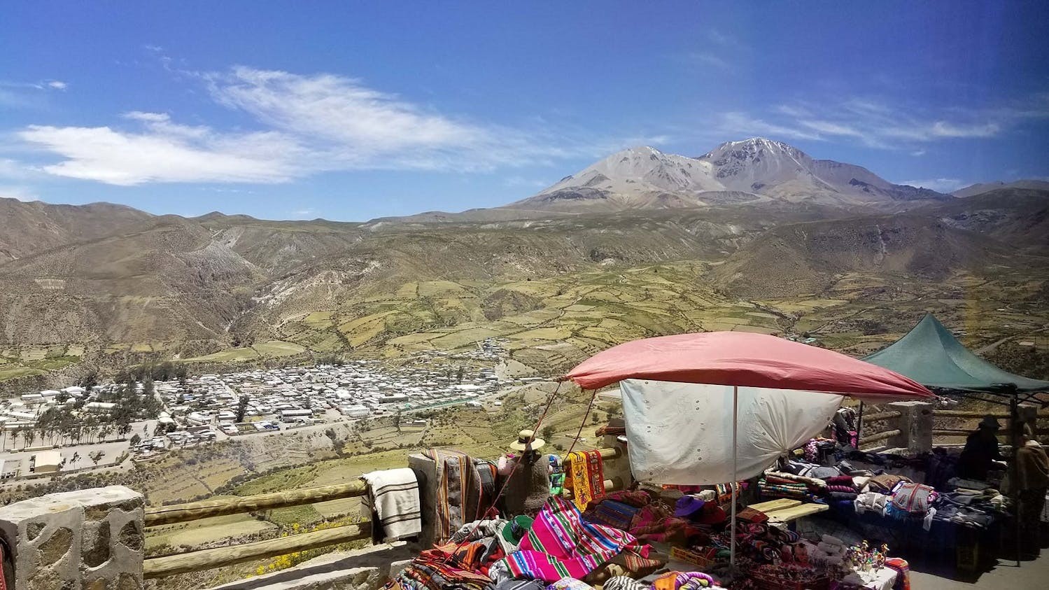 Local tradespeople sell handmade clothes and textiles in Lauca National Park, Arica, Chile./Lucia Griggi