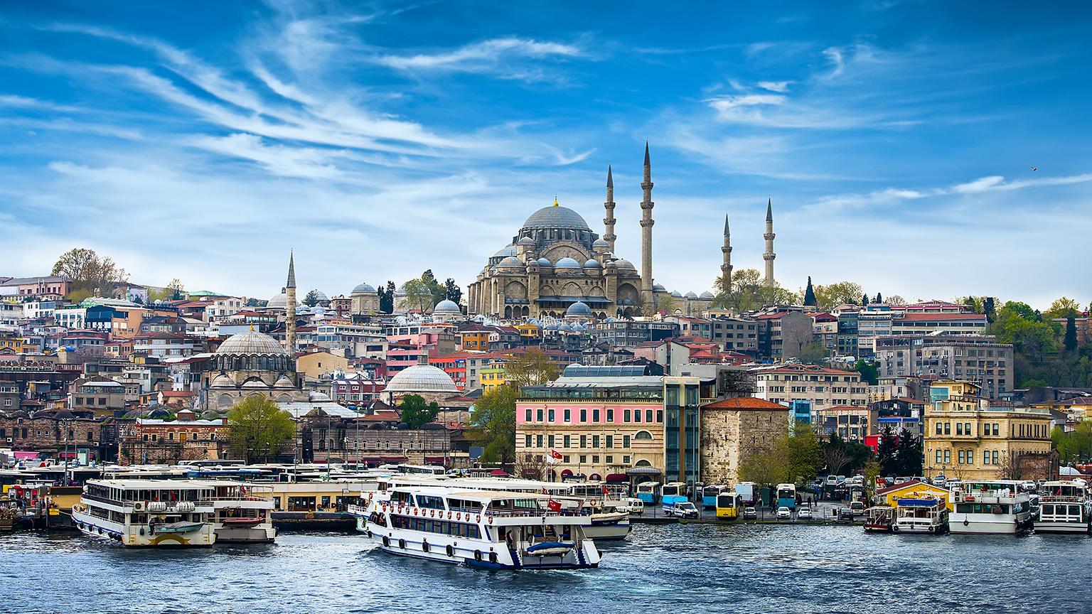 Monuments to Faith and History: Exploring Magnificent Mosques in Istanbul
