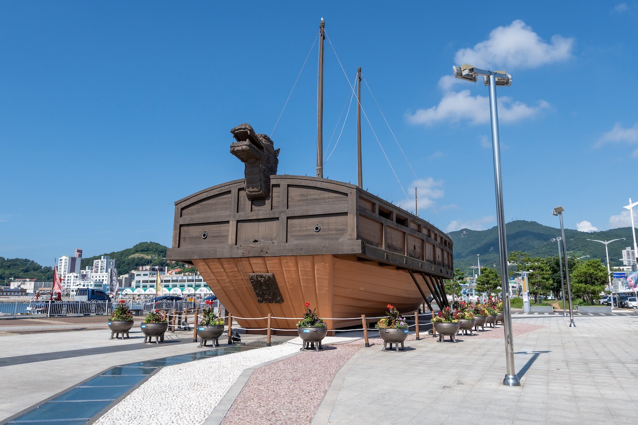 A full-scale replica of the turtle-inspired, 16th-Century ship Geobukseon in Yeosu./Shutterstock