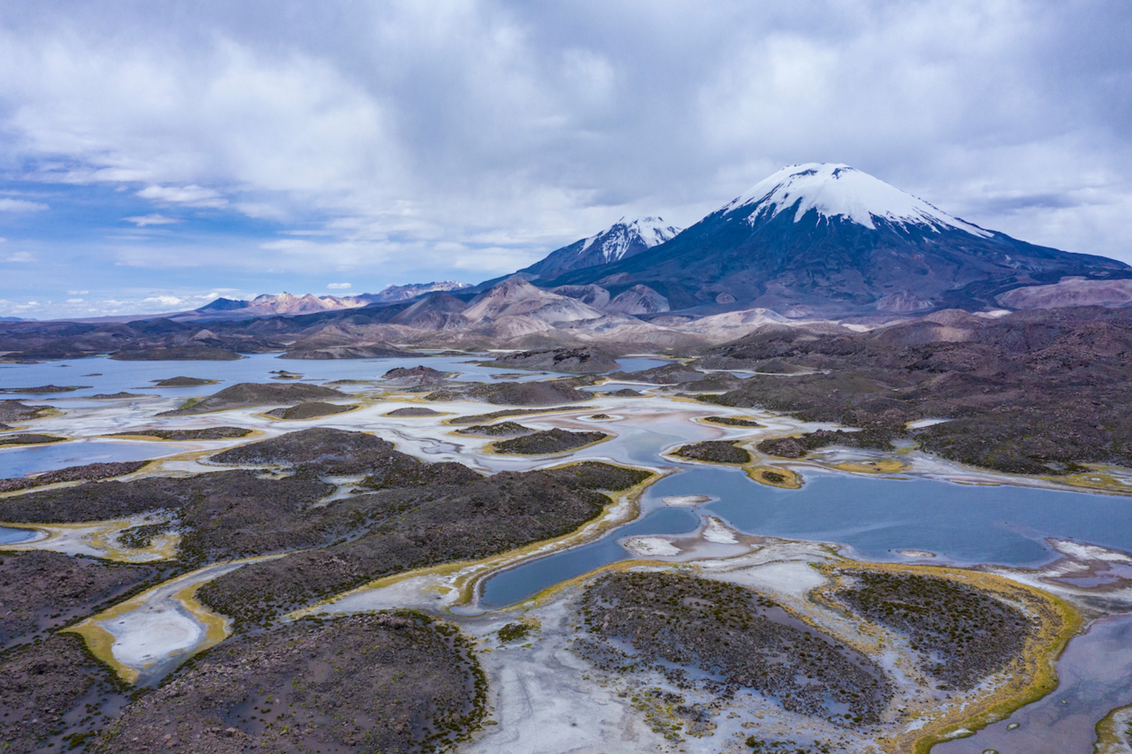 Volcanoes that surpass six kilometers in height dot the altiplano landscape in Peru and Bolivia./Ross Vernon McDonald