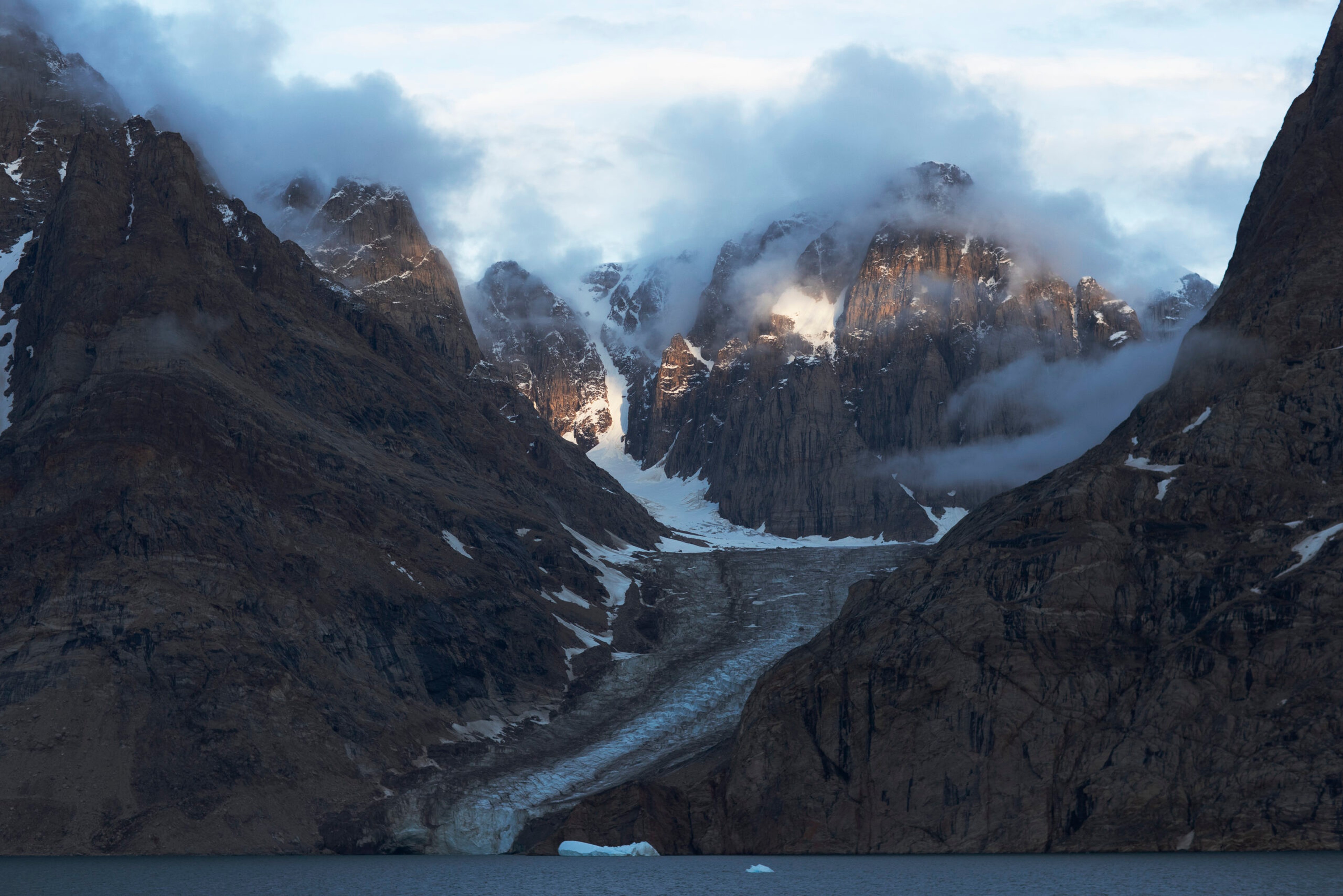 Arctic mountains, Svalbard/Shutterstock