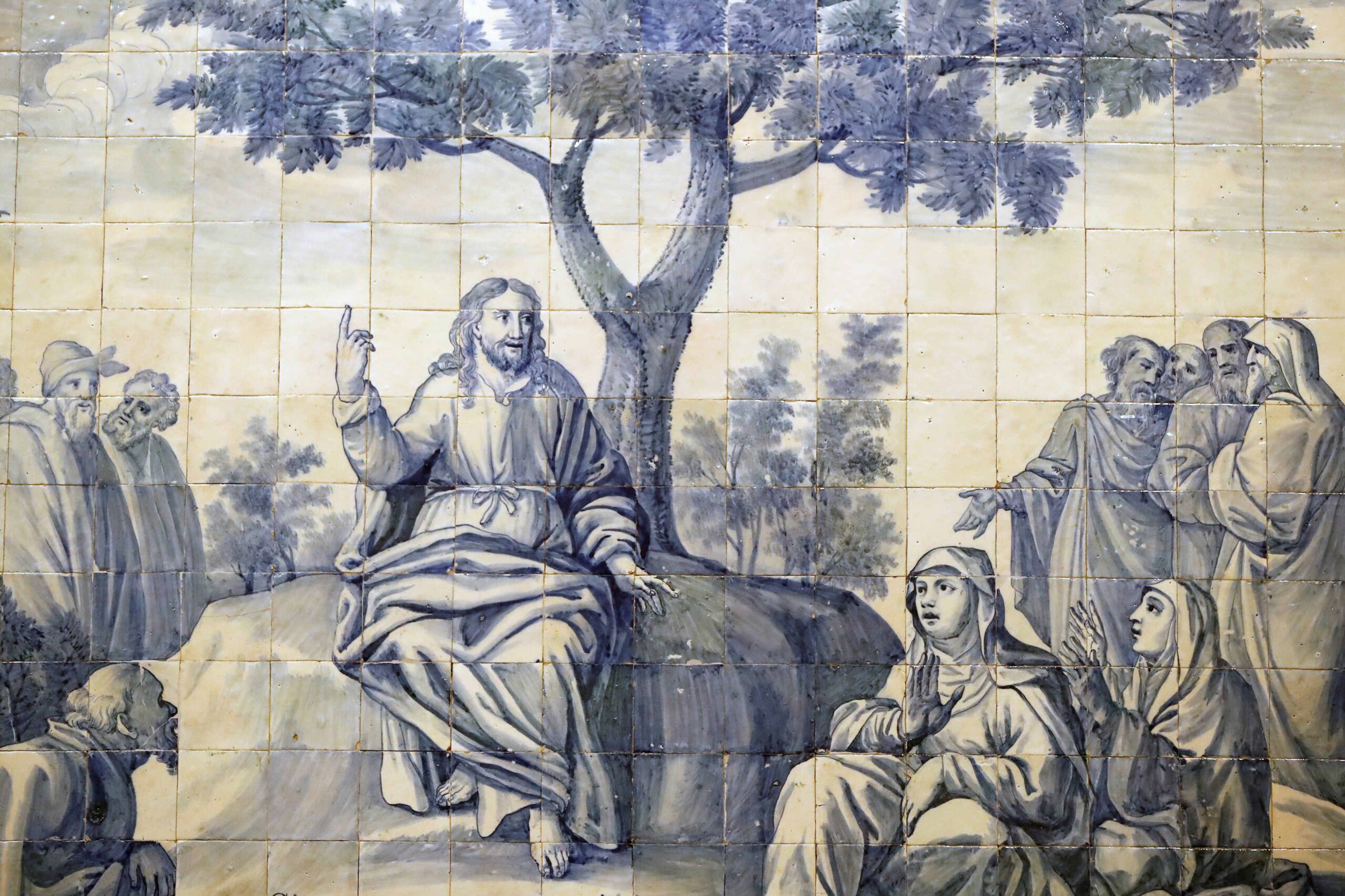 Azulejos depict Christ in the Church of the Misericordia, or Mercy, in Évora./Shutterstock