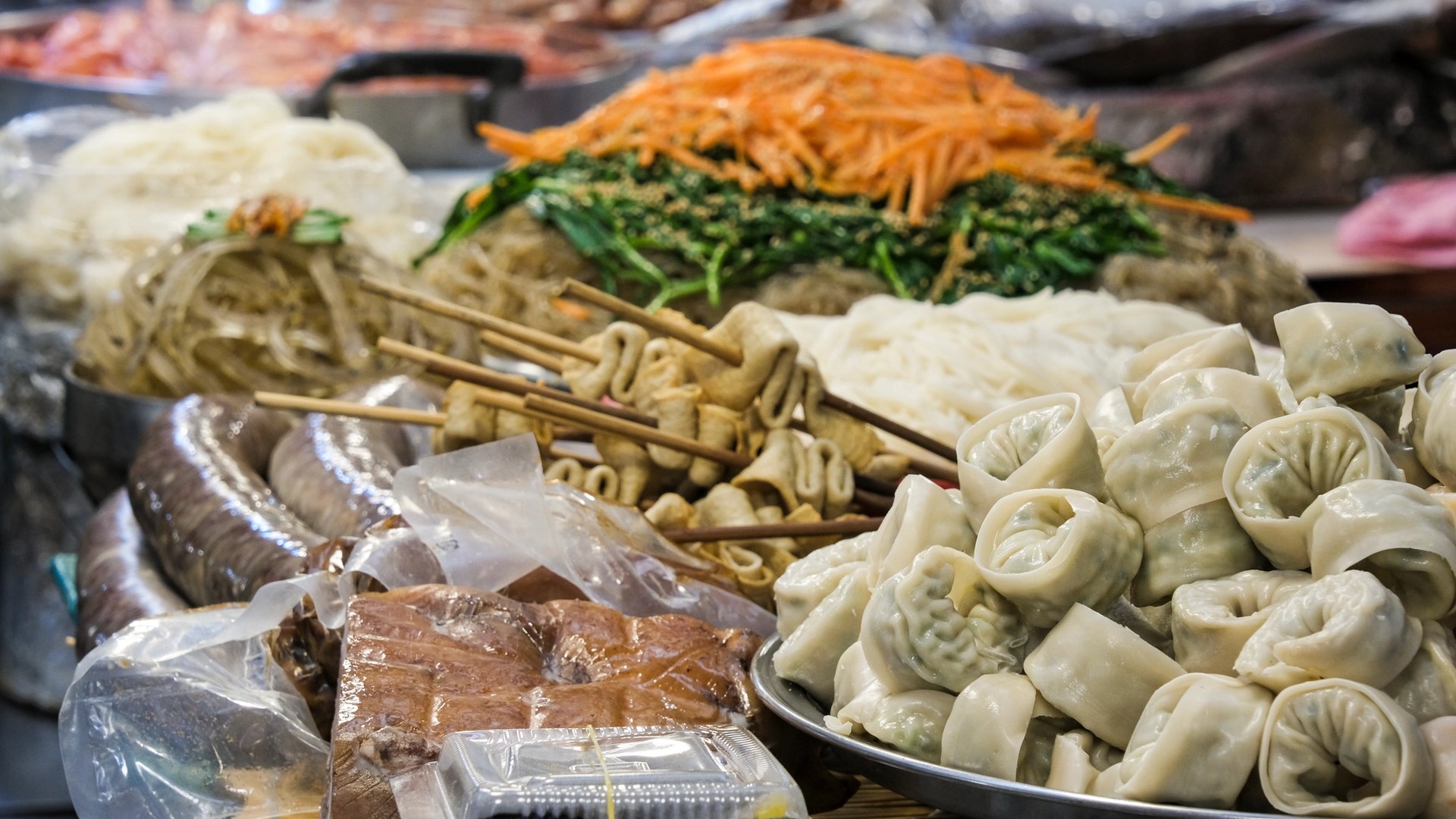 In Writing about Korean Food, Su Scott Also Created Guides to Navigating a New Life