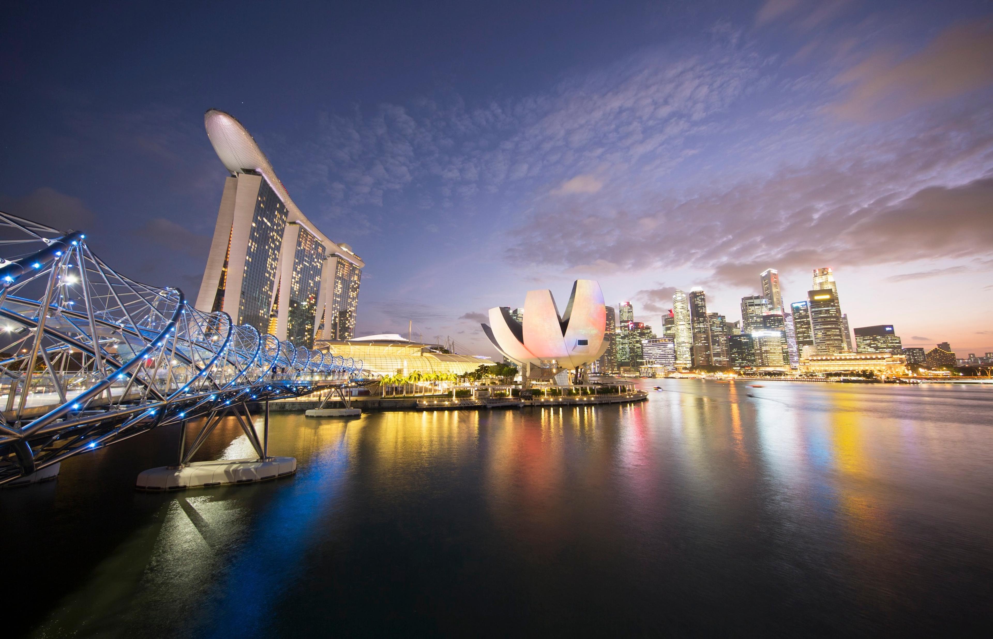 A magical experience on Silversea's Controtempo, its 2025 World Cruise, was a culinary celebration atop the Marina Bay Sands hotel in Singapore./Getty Images