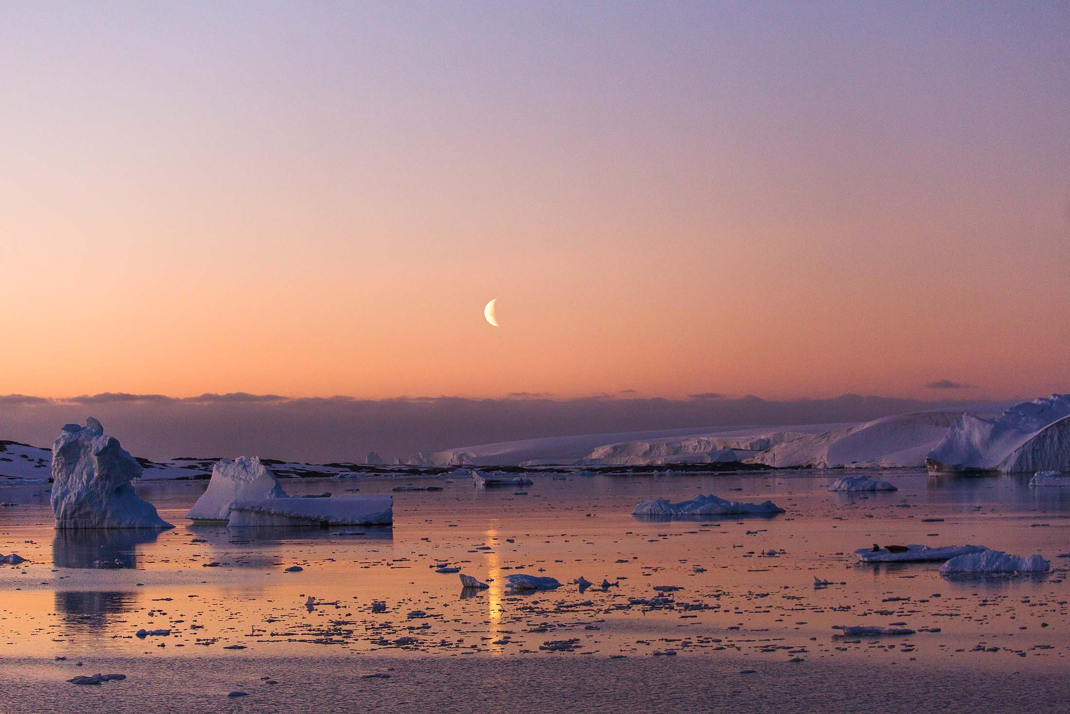 Lemaire Channel, Antarctica./Denis Elterman