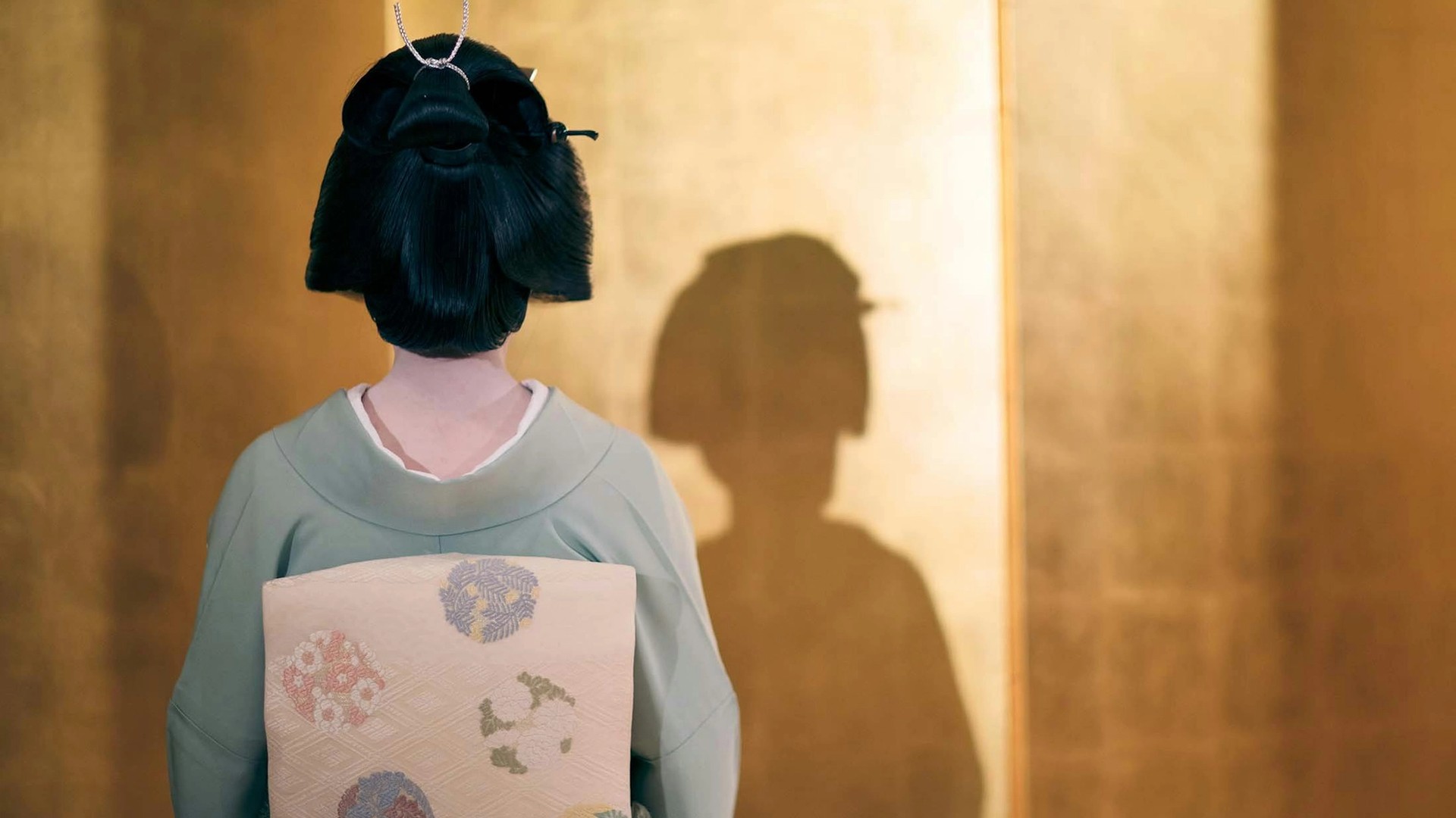 What Do Geishas Do: A Day in the Life of a Japanese Geisha