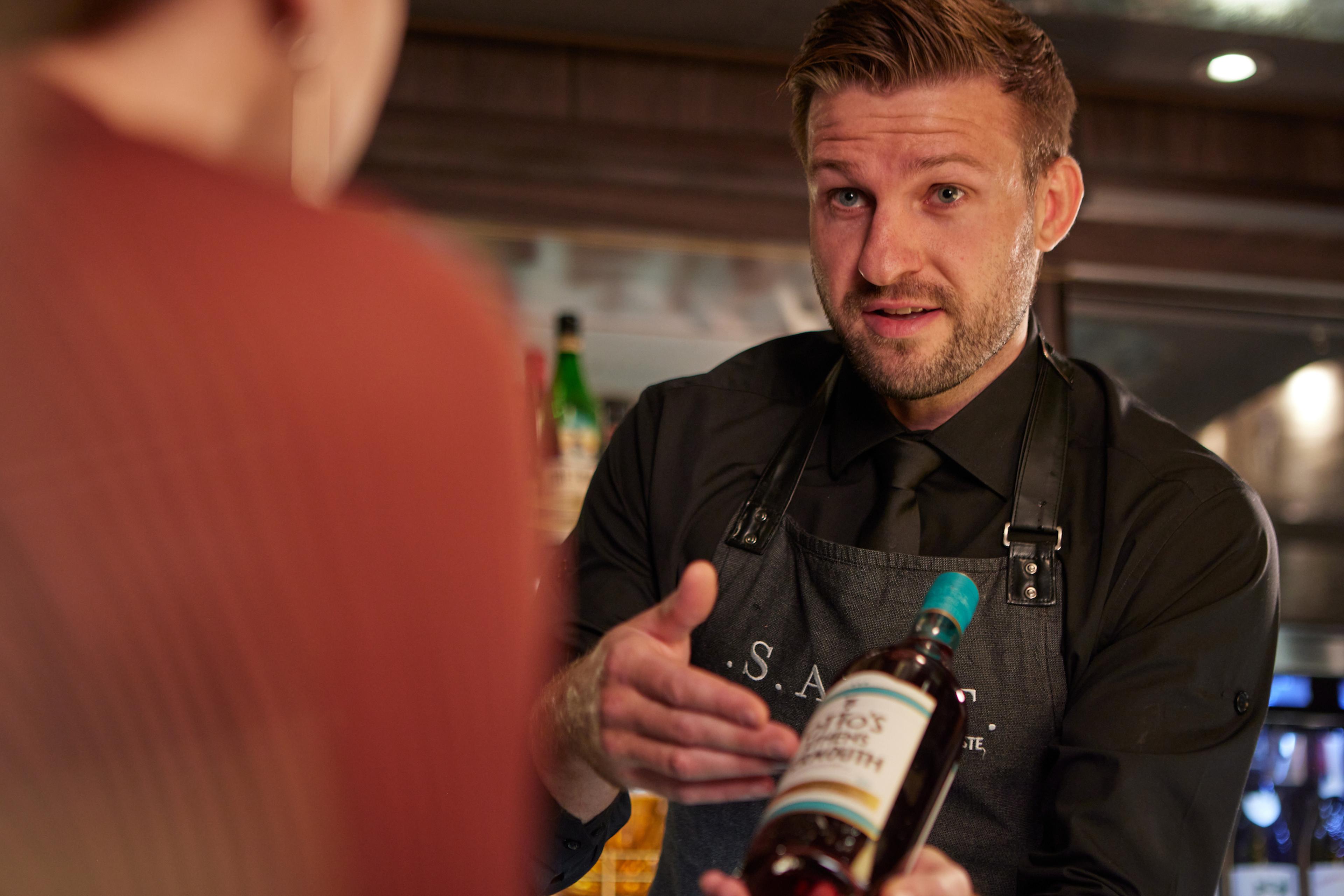 Enjoy luxury cocktails at S.A.L.T. Bar on Silver Moon.