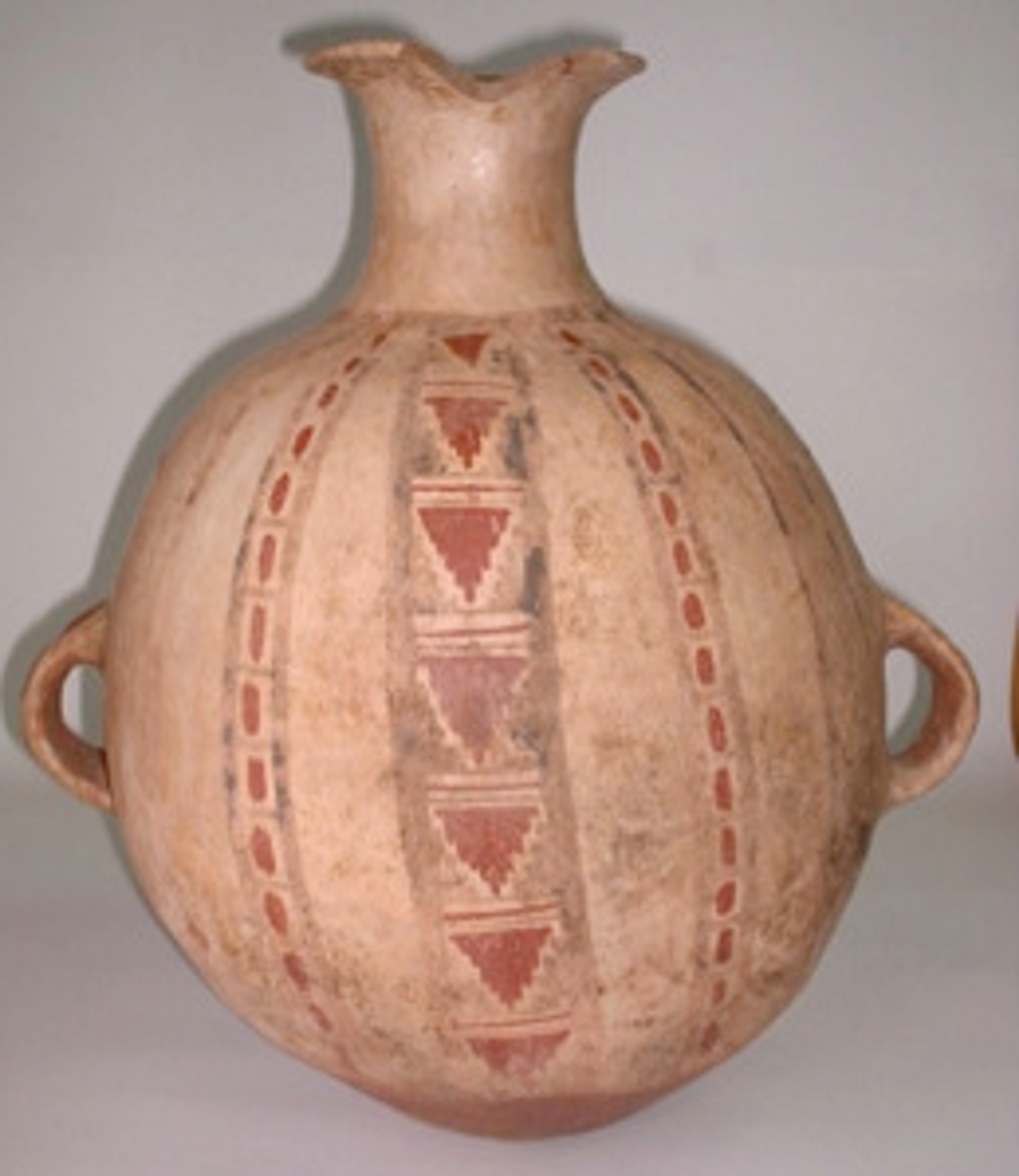 Child's burial urn/Photo courtesy of archaeologist Rubén Stehberg