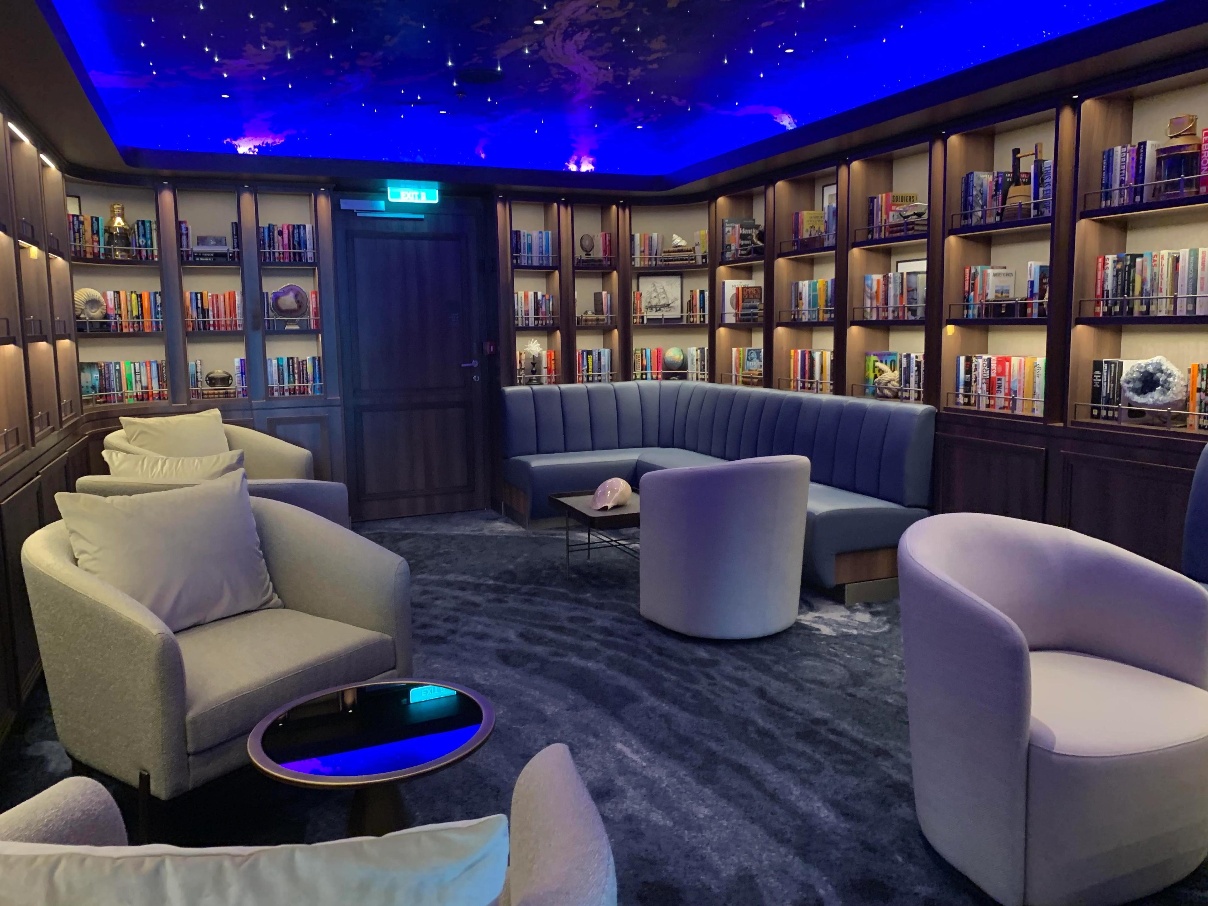 Magnificent ambience in the Library Bar on Deck 10. Photo by Teijo Niemela for Silversea