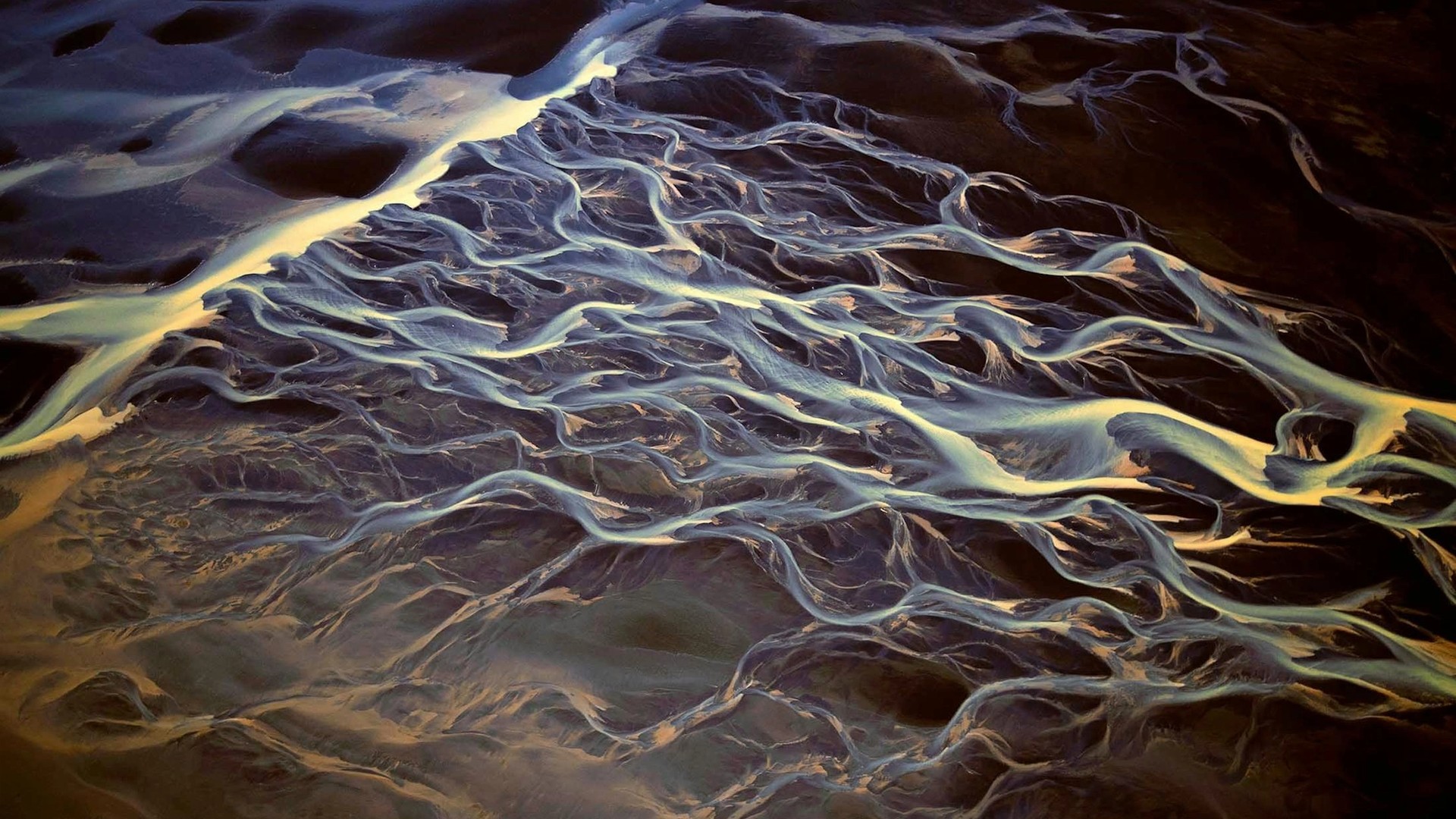 Exploring the Icelandic Landscape that Inspired J.R.R. Tolkien’s Middle Earth