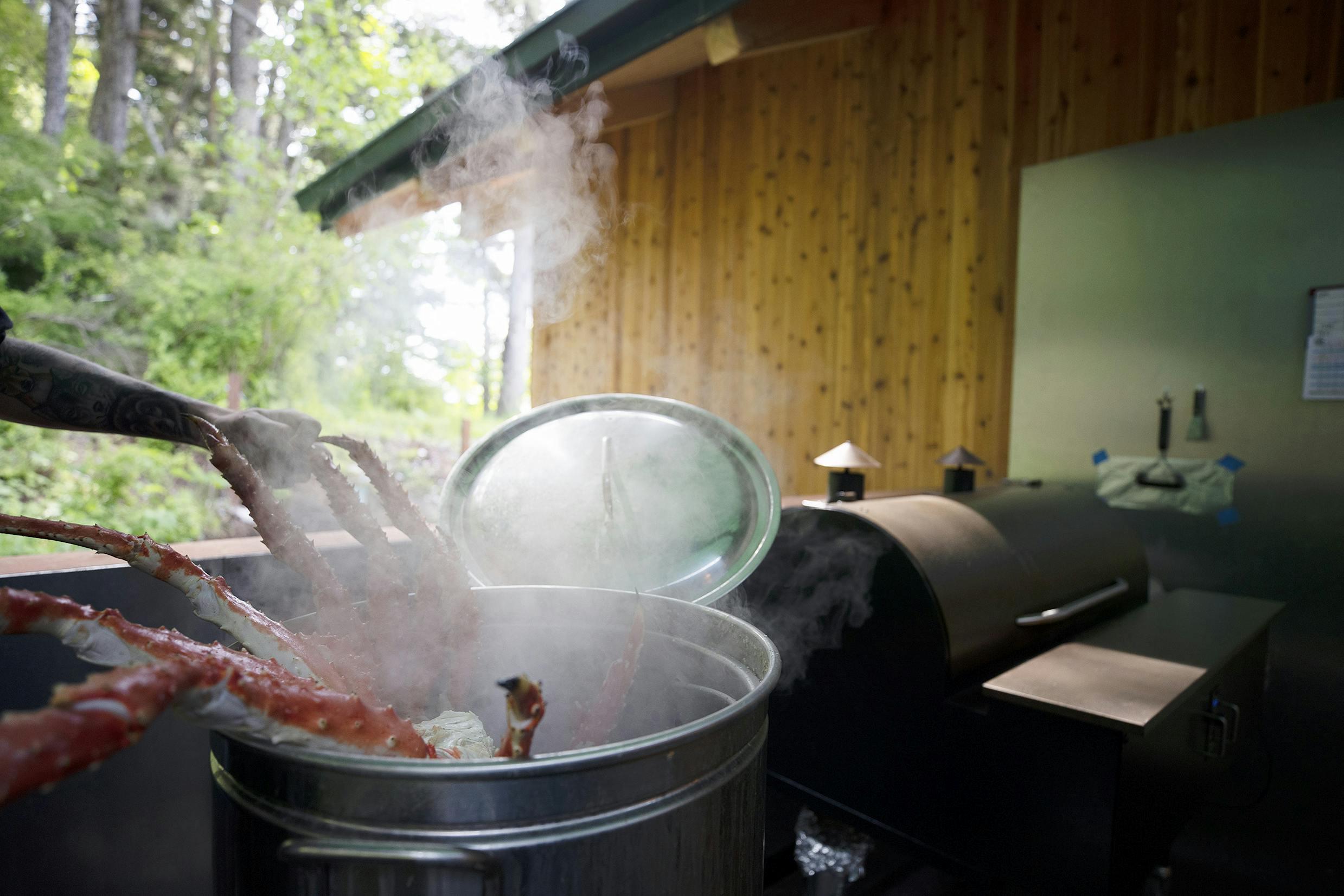 From king crab to salmon, Alaska's abundance of seafood makes this state a paradise for travel foodies./Lucia Griggi