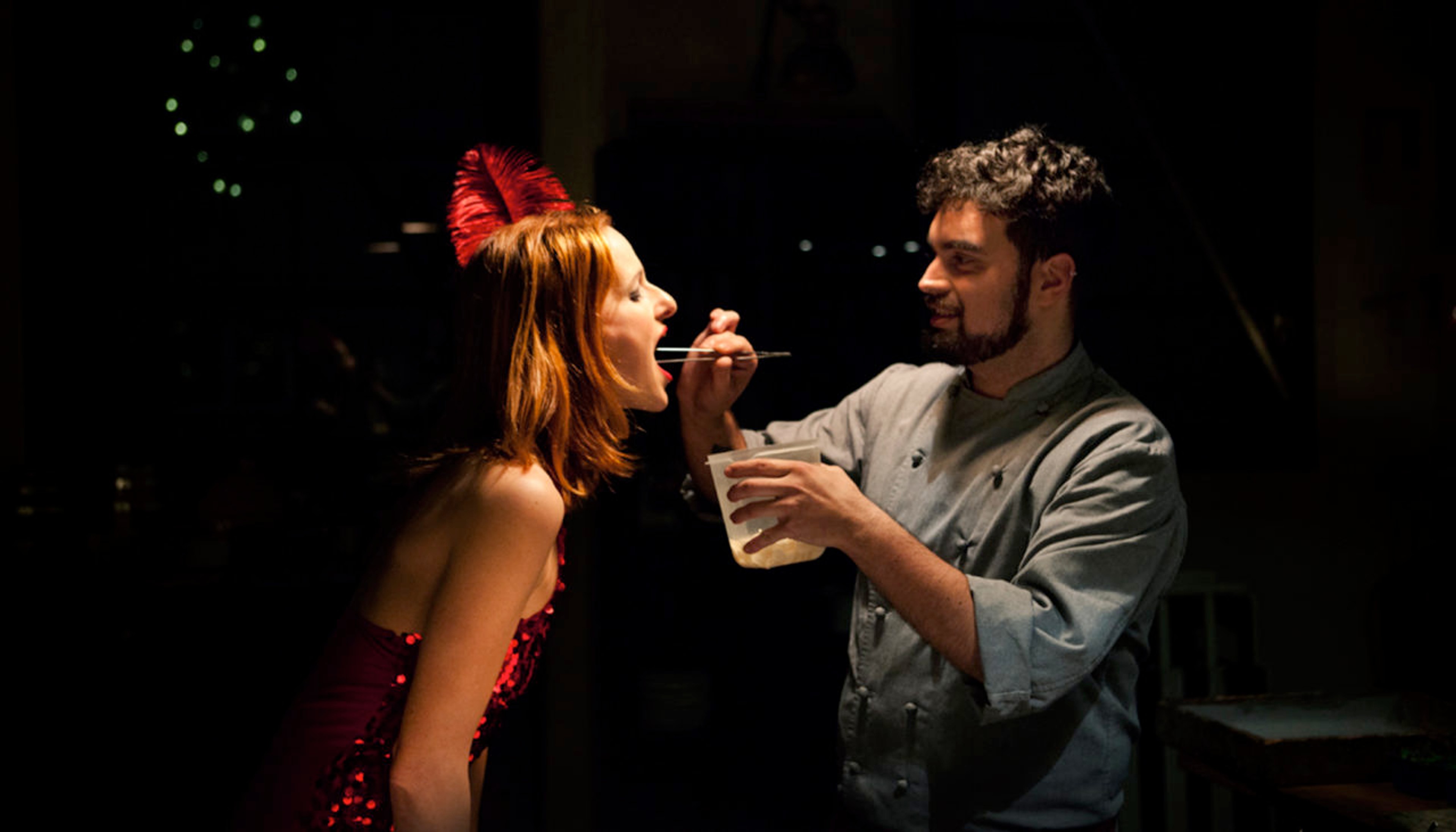 Combining performance with music, food and art, Xavi is at the forefront of Barcelona's creative culinary scene. Pictured here an evening of gastro-cabaret./Xavi Morón