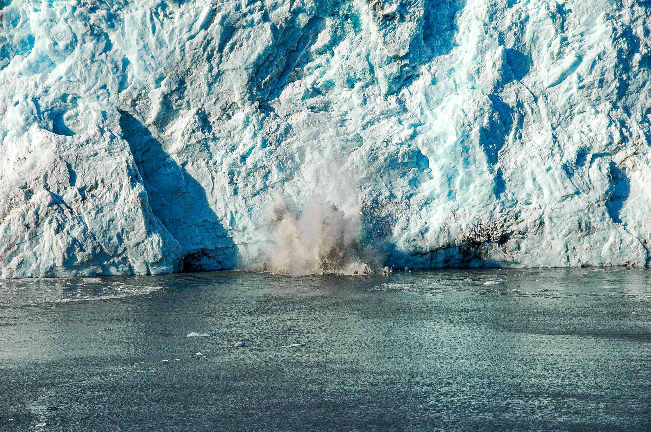 Ice falling from the Columbia Glacier into Prince William, Alaska/Getty Images