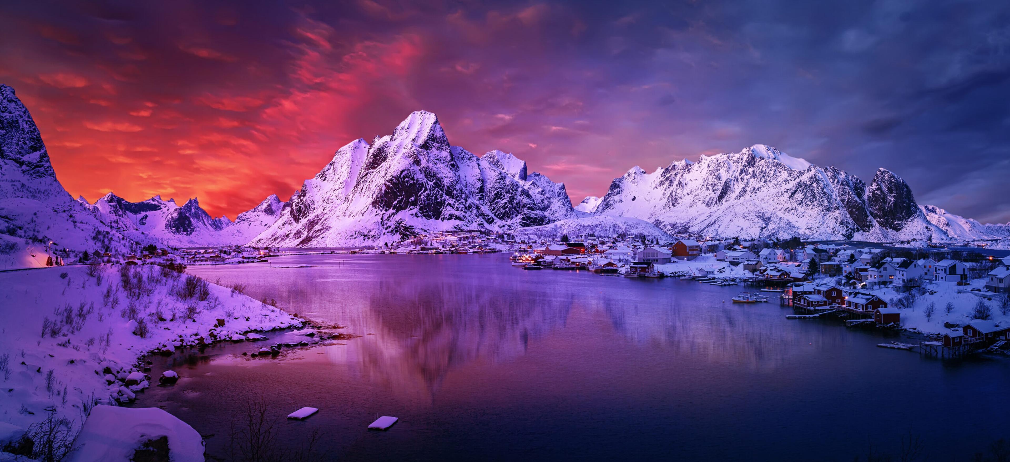 A quiet, scenic evening in Lofoten, Norway, north of the Arctic Circle./Shutterstock