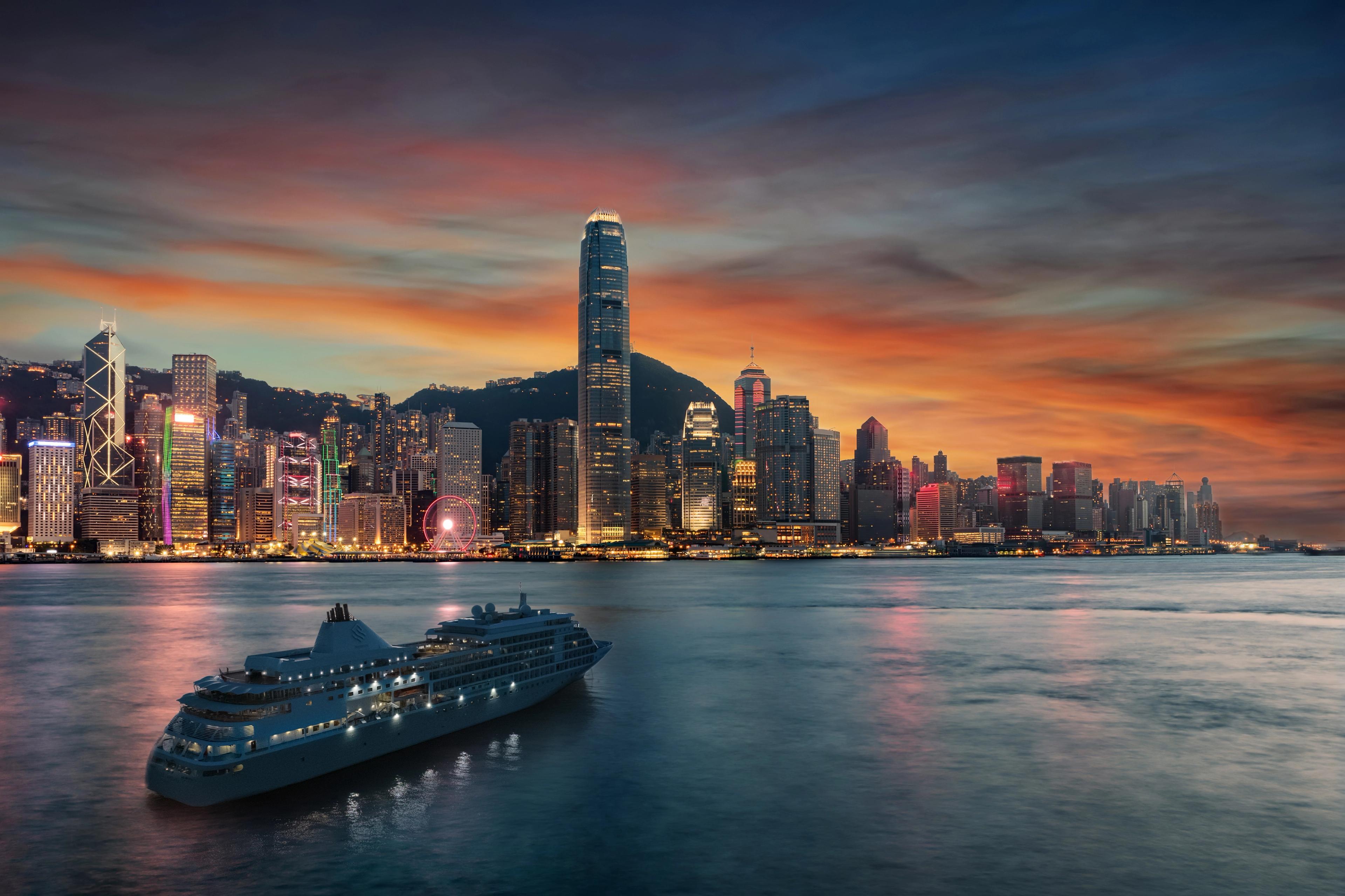 Silver Whisper in Hong Kong 