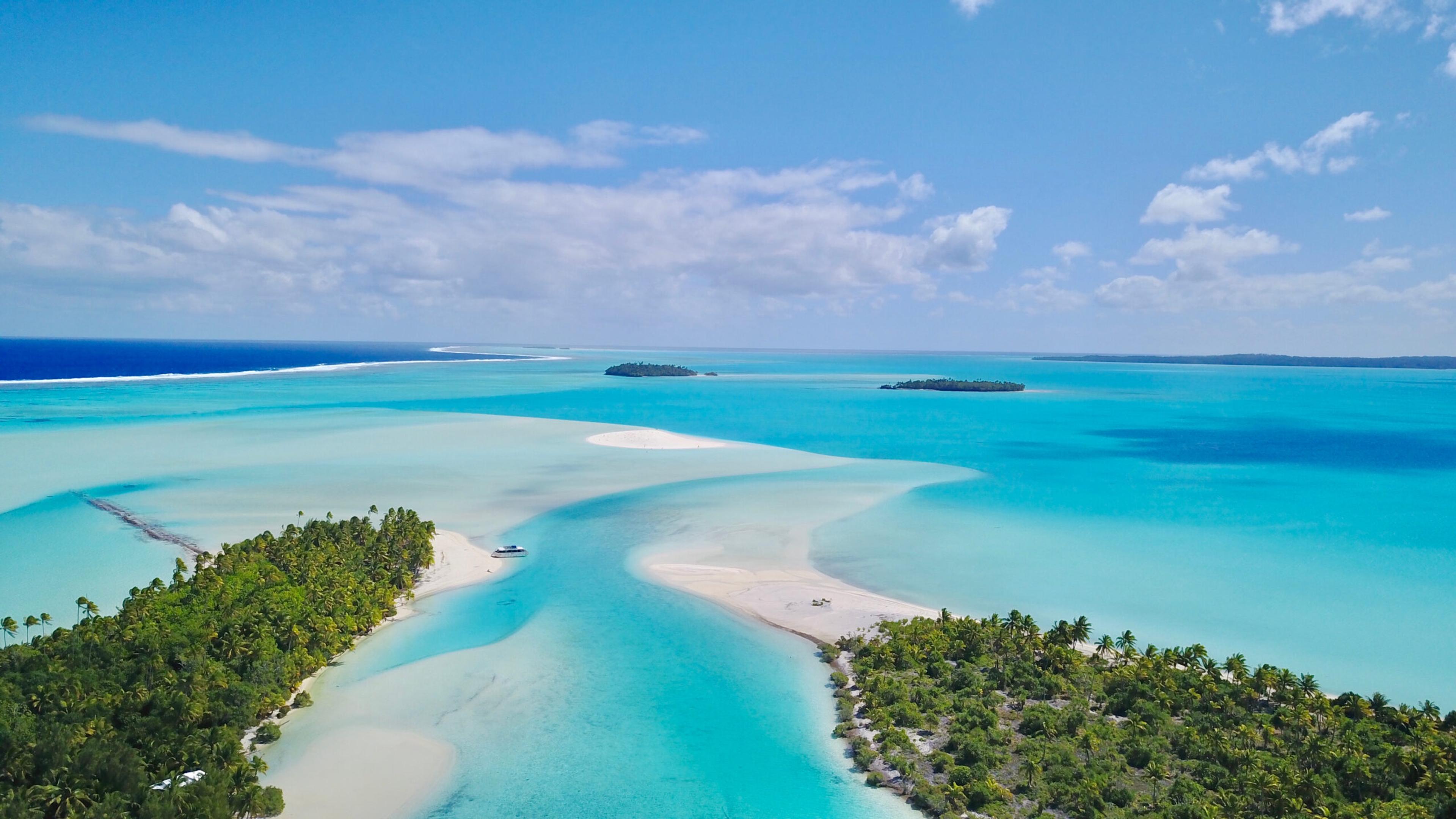 Aitutaki lagoon, Cook Islands, shows off its shades of blue./Shutterstock