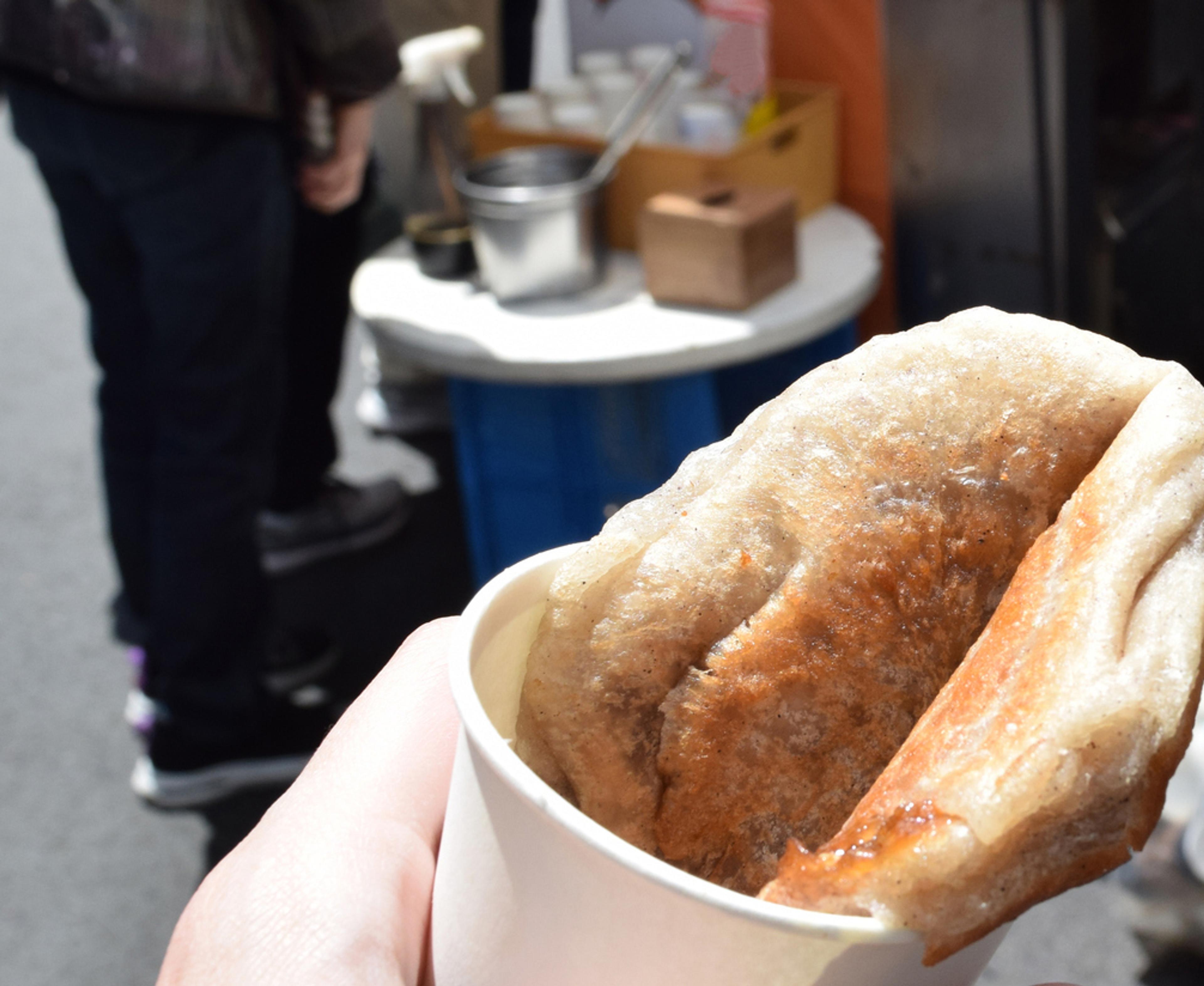 Hotteok in Namdaemun Market /Getty Images