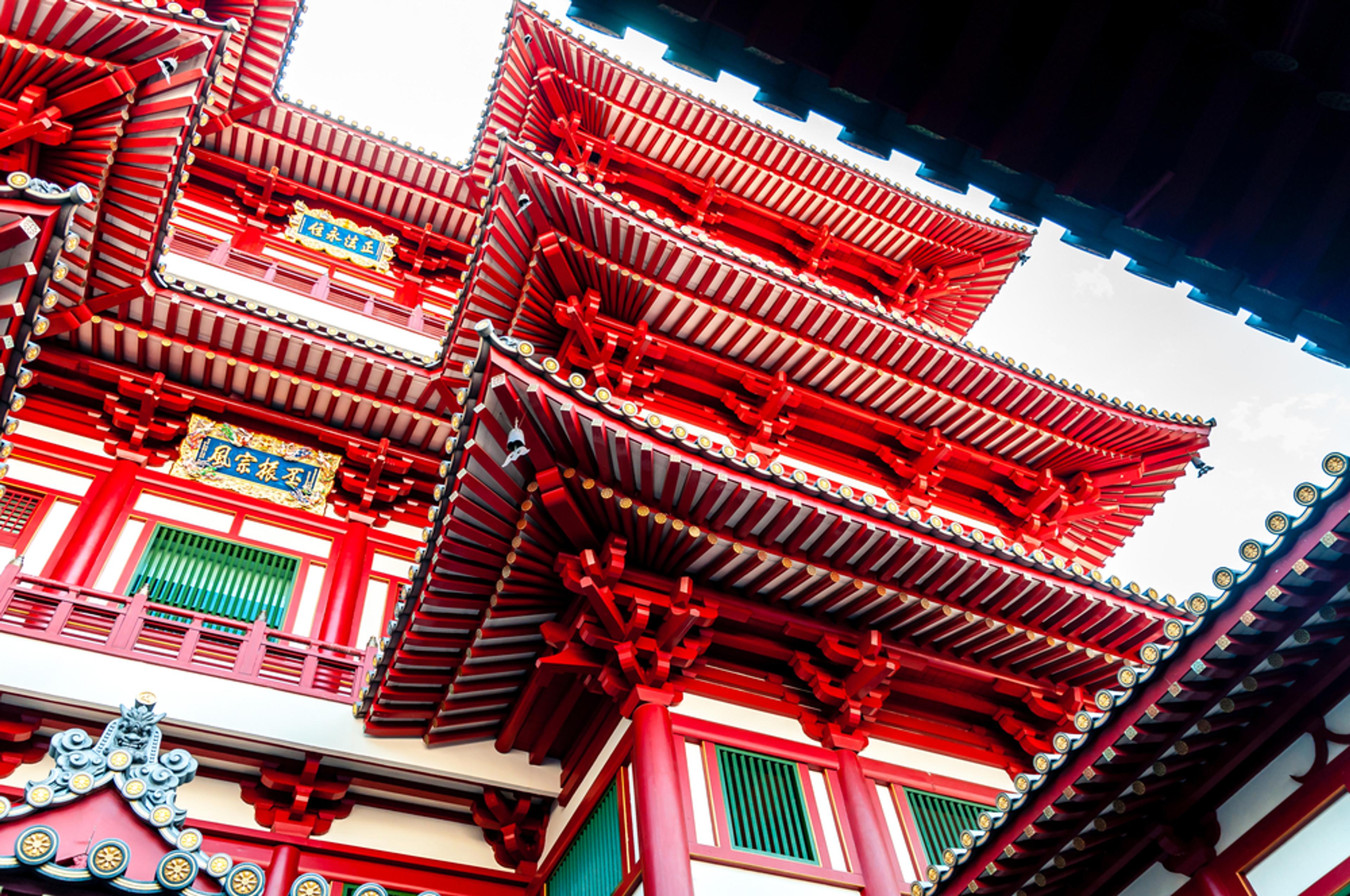 Singapore's Thian Hock Keng/Shutterstock.
