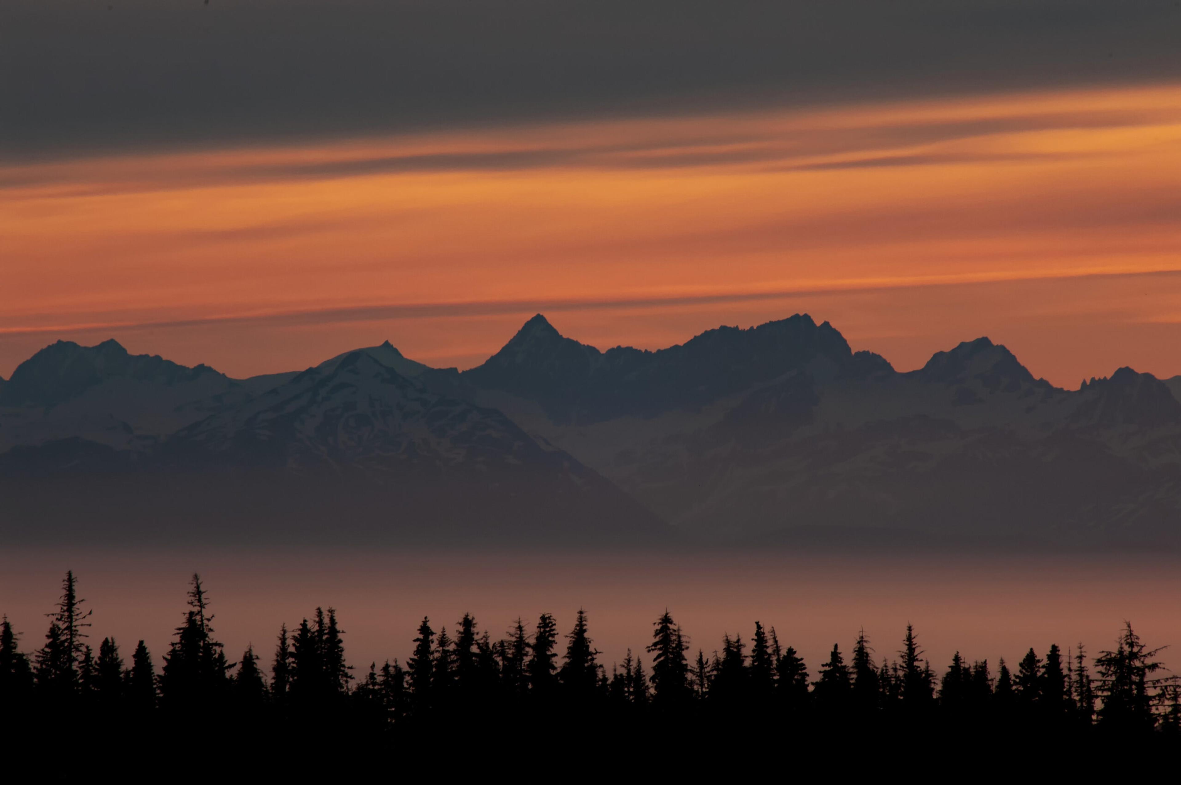 Midnight sun at Kachemak Bay and Cook Inlet in Alaska./Shutterstock