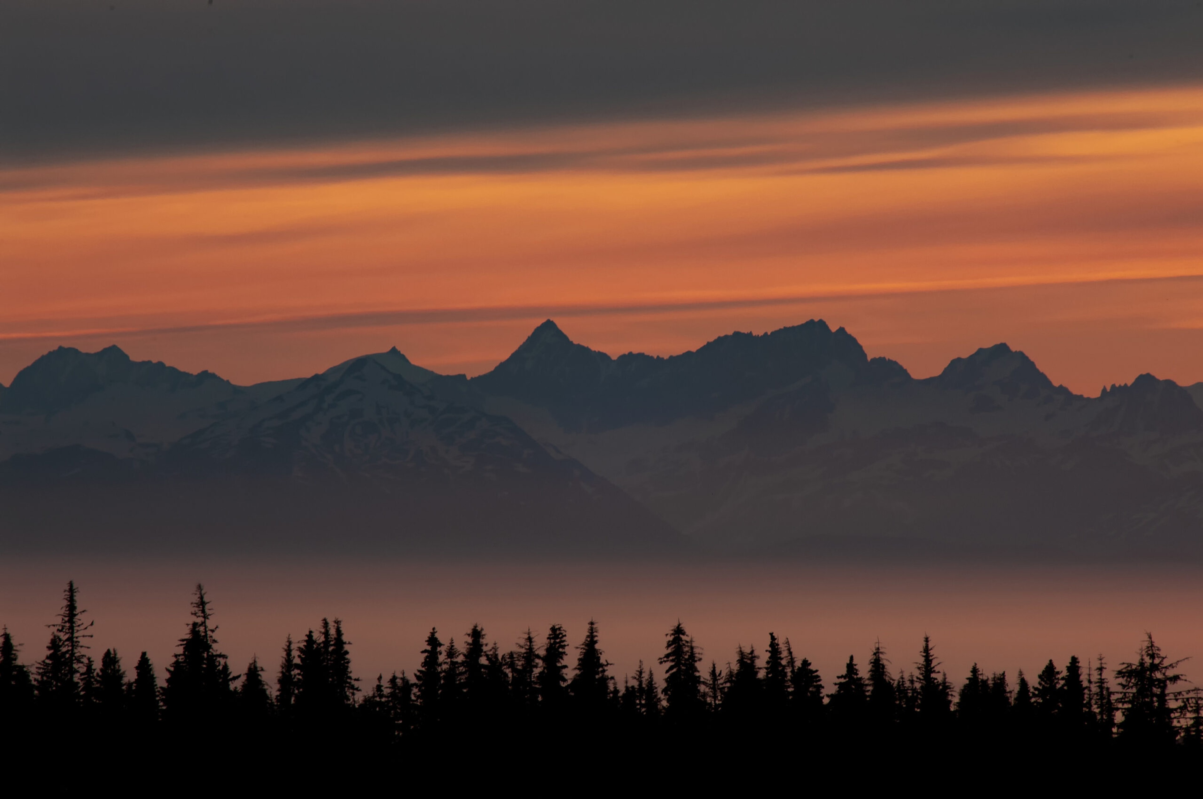 Midnight sun at Kachemak Bay and Cook Inlet in Alaska./Shutterstock