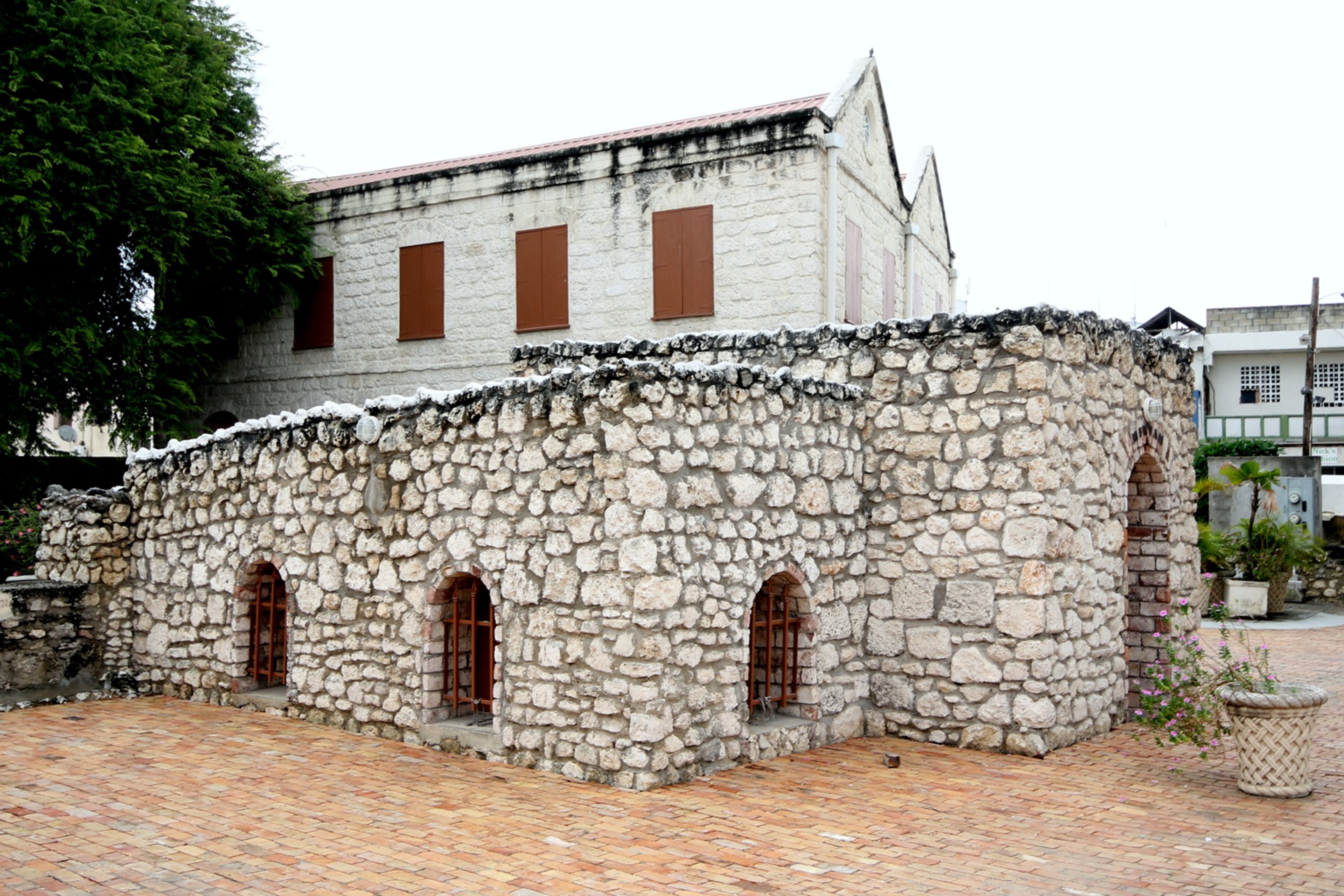 The mikveh, the Jewish ritual bath, on the grounds of the Nidhe Israel Synagogue in Bridgetown, Barbados. Photo by Rennboot./Wikimedia Commons