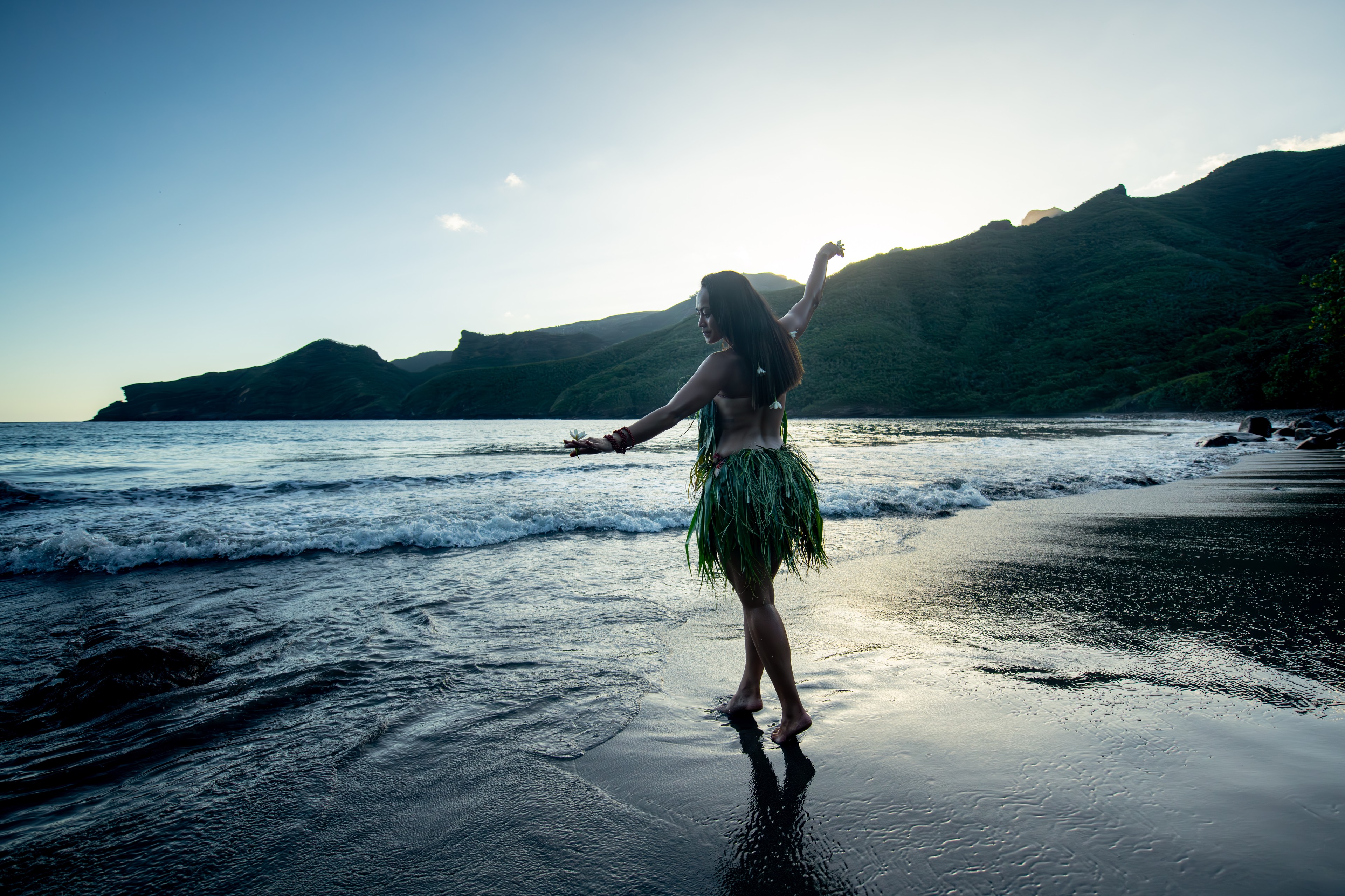 Ori Tahiti dancer, Marae Aruhauruhau Pae, Tahiti