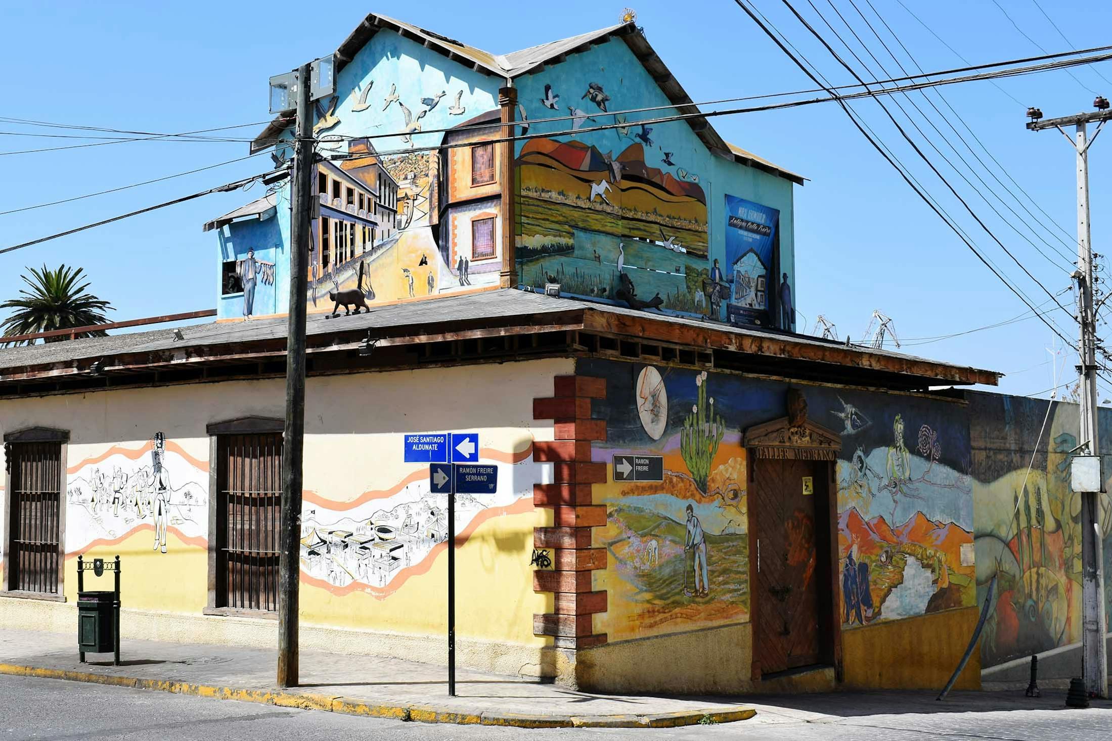 Street art in Valparaiso, Chile./Matthew Scott
