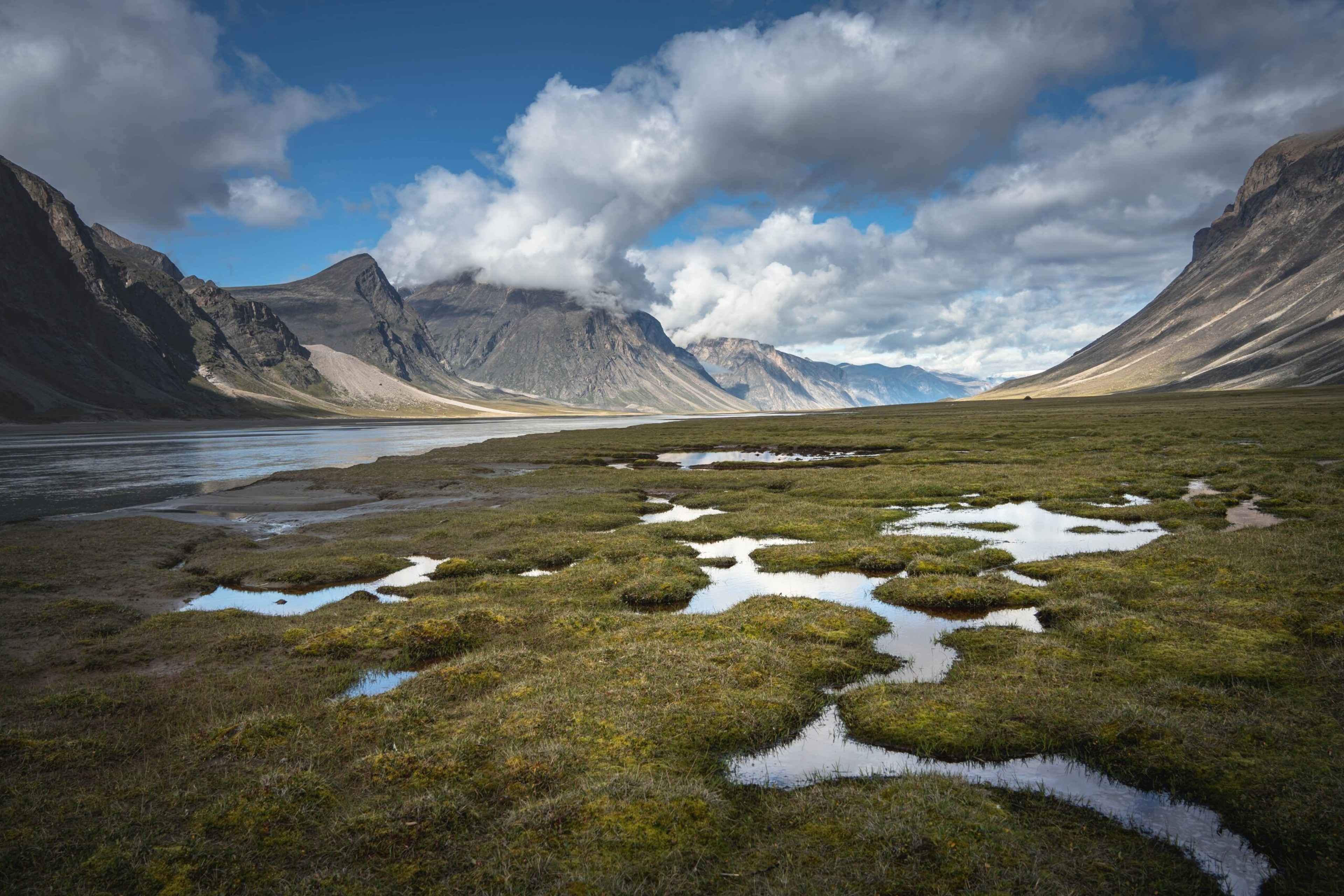 Baffin Island, Nunavut, Canada./Shutterstock