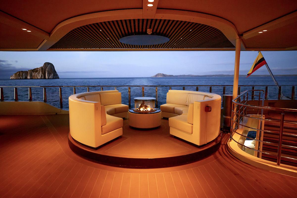 Explorers Lounge, Silver Origin