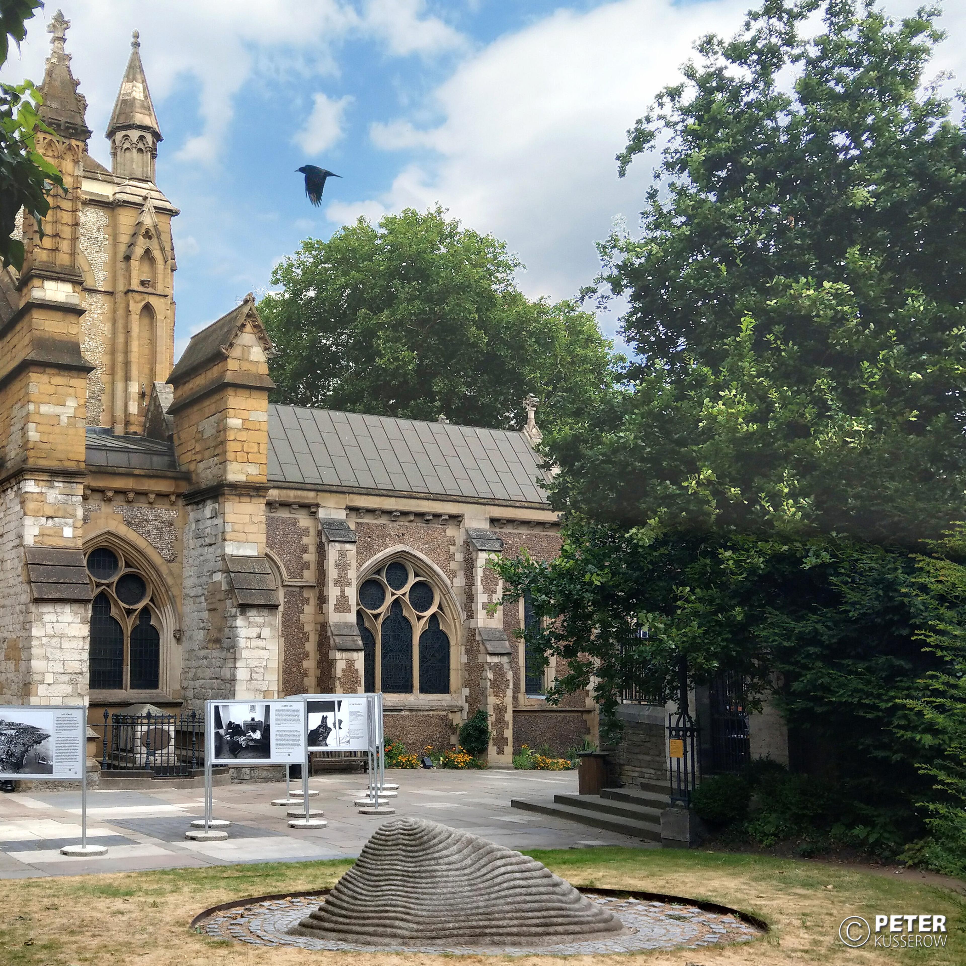 A monument to Native American Mahomet Weyonomon at Southwark Cathedral, London/Photo Wikimedia Commons by Pkusserow.
