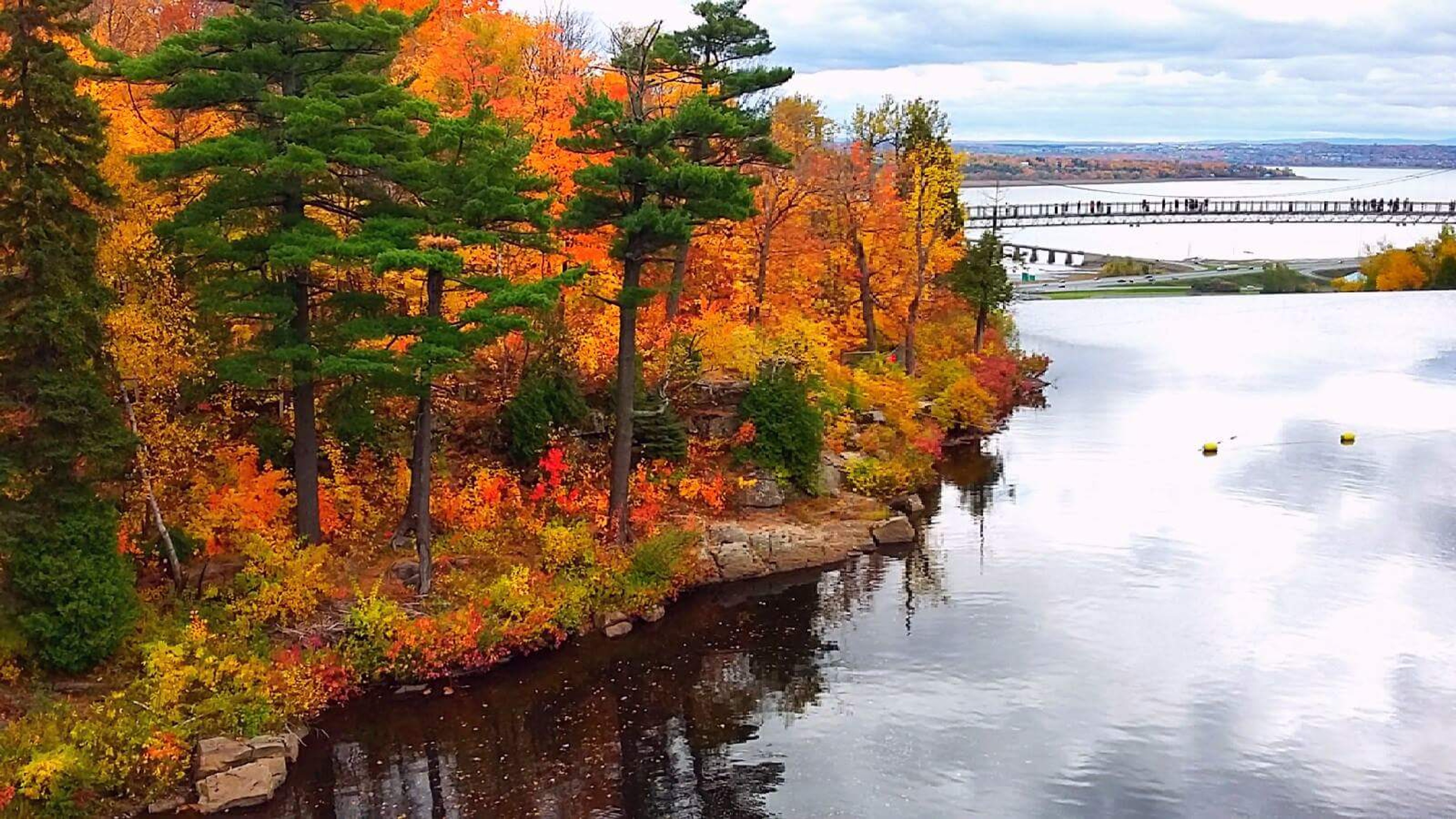 Fall in Montmorency Falls/ Photo by Wikimedia Commons by Ummi.zaynab.hossain