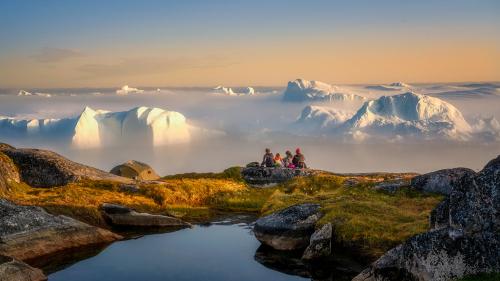 Icebergs near Ilulissat, Greenland./Shutterstock