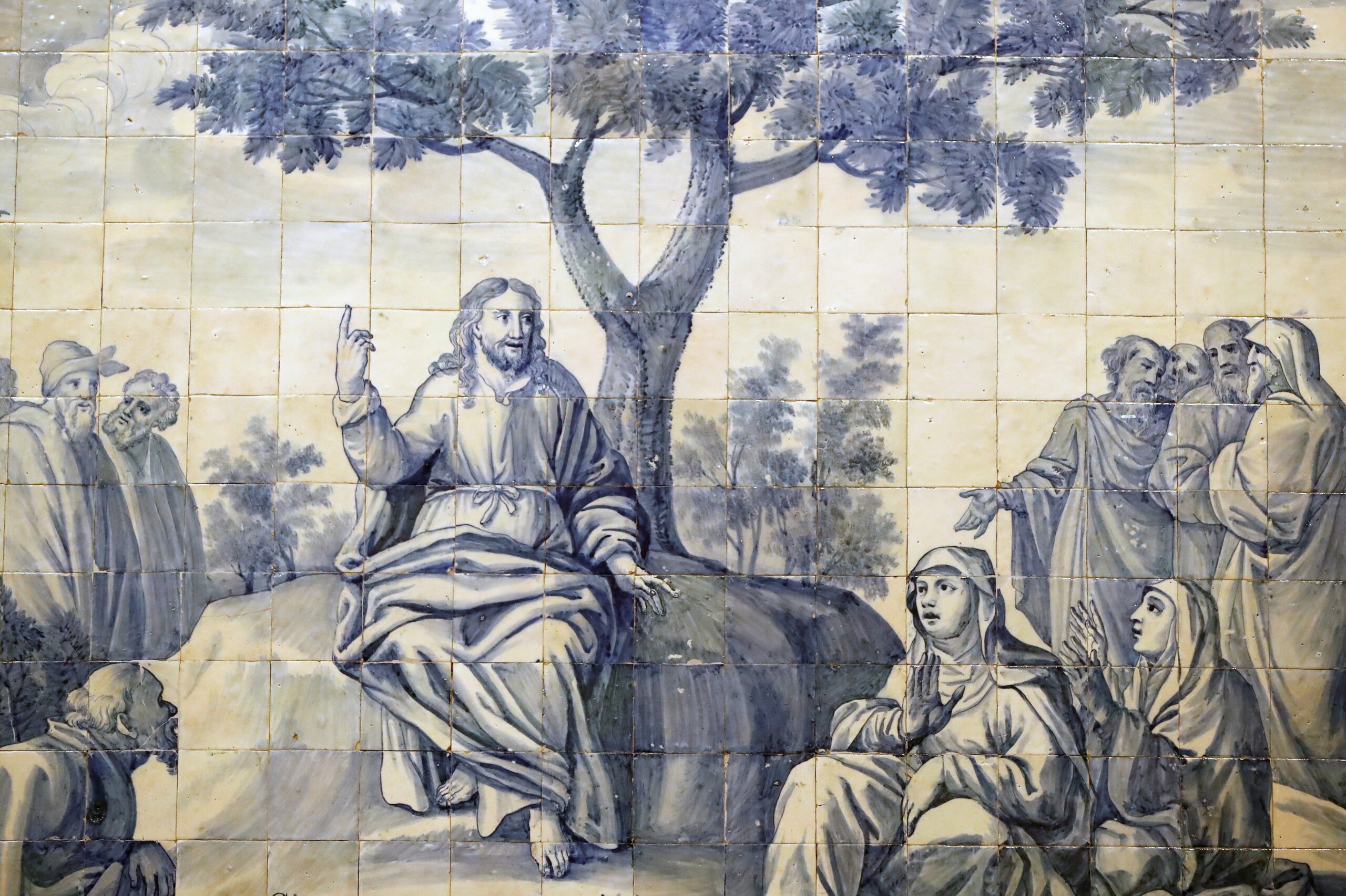 Azulejos depict Christ in the Church of the Misericordia, or Mercy, in Évora./Shutterstock