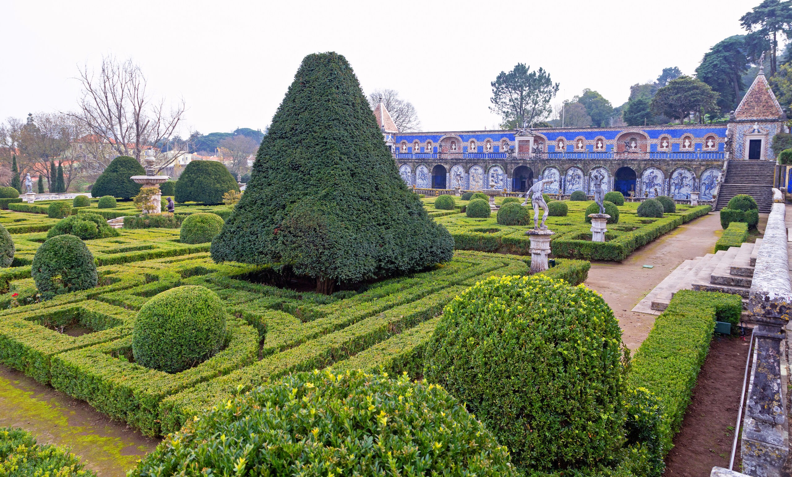 Palacio a Fronteira on a cloudy day. It's in Lisbon's Benfica suburb./Shutterstock