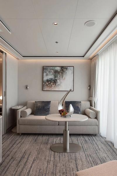 Silver Ray Medallion Suite