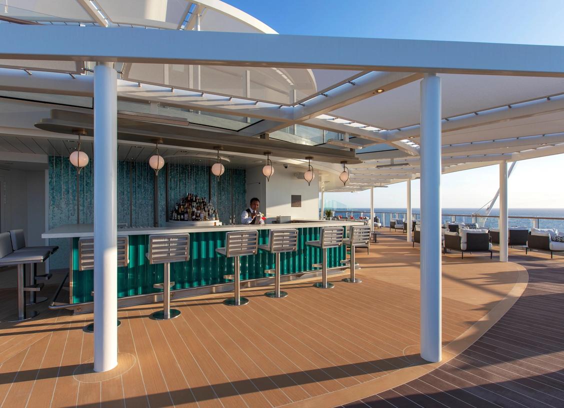 Public Area: The Dusk Bar