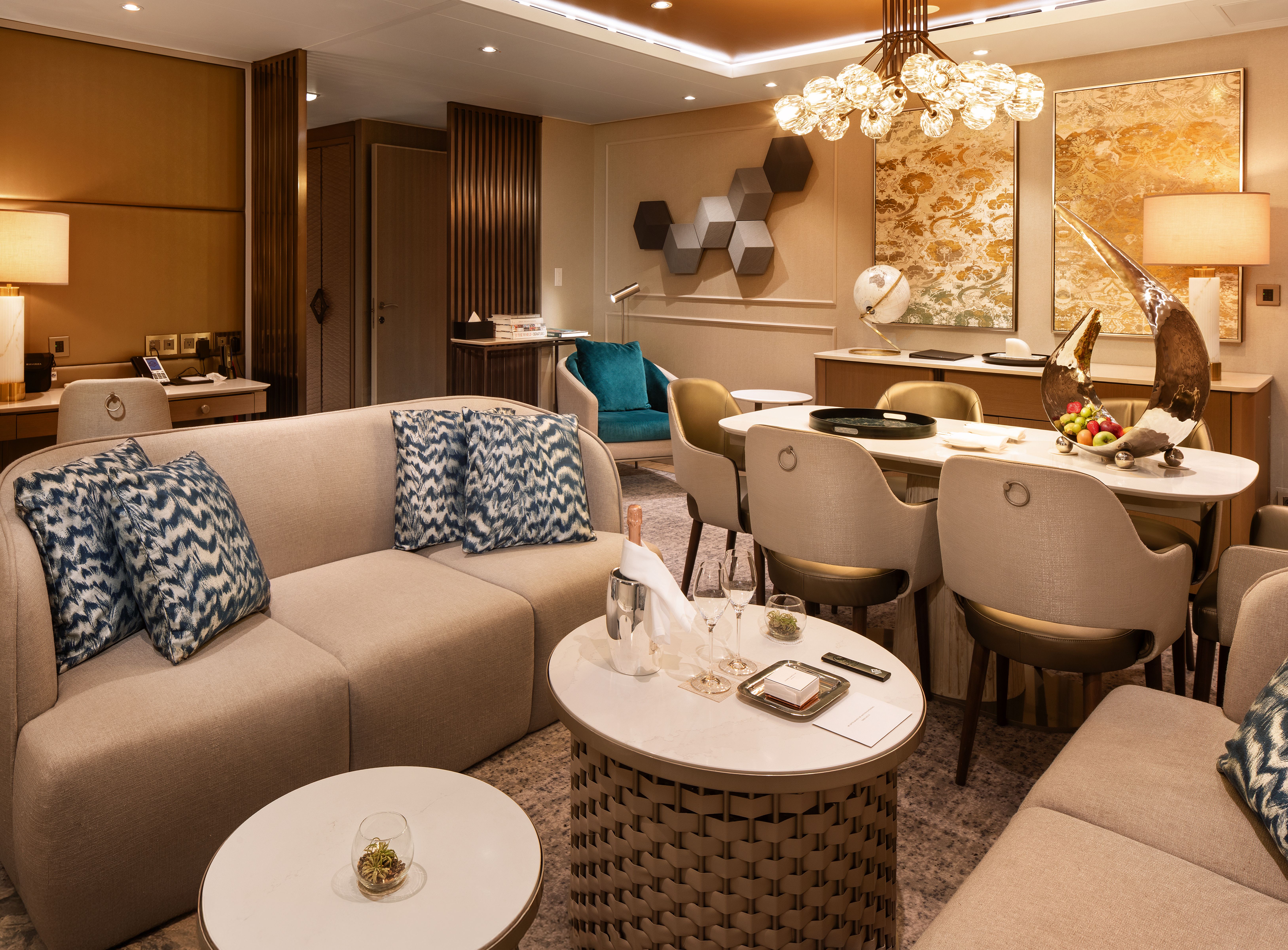 Silver Endeavour Owner's Suite